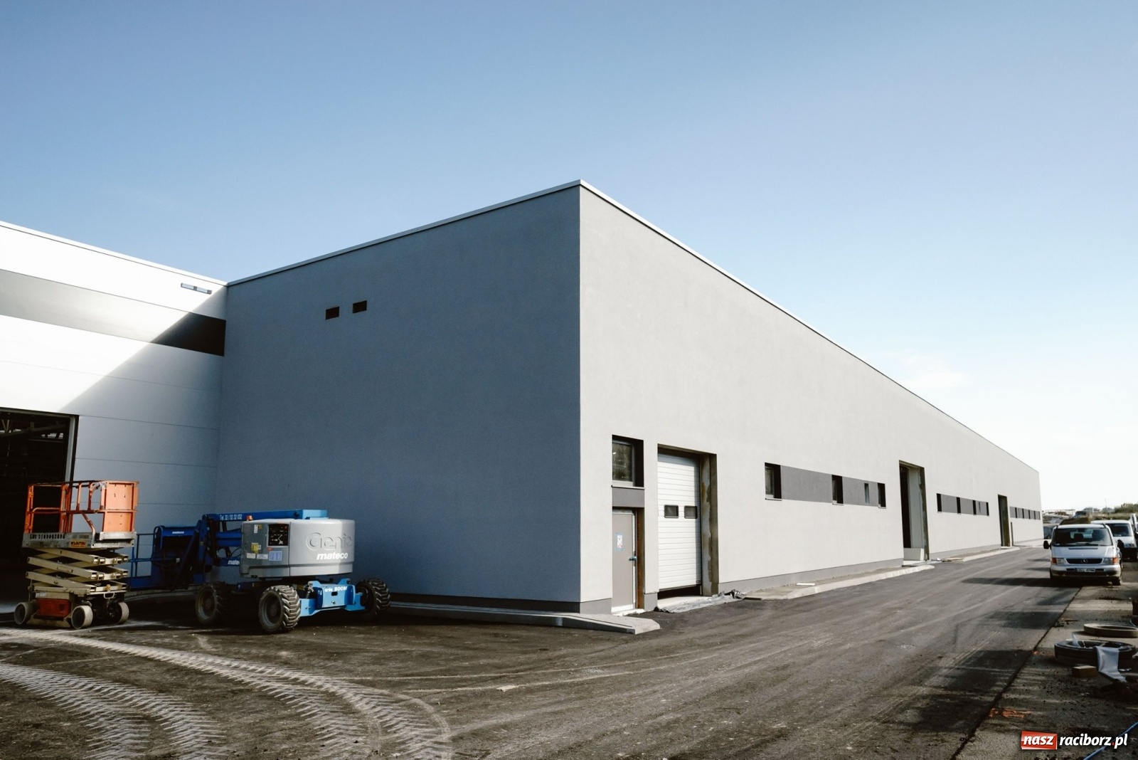 Zdjęcie w galerii na portalu naszraciborz.pl: Eko-Okna finiszują z budową hali. Będą większe od Stadionu Narodowego w Warszawie! wiadomości z regionu
