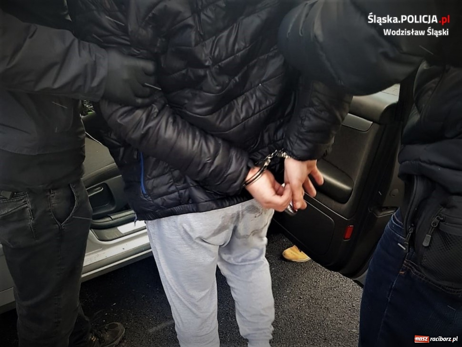 Zdjęcie w galerii na portalu naszraciborz.pl: Zatrzymanie nożownika. Policyjna akcja w Rudach.  [WIDEO] wiadomości z regionu