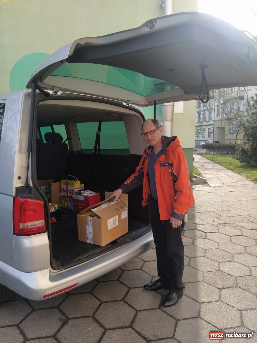 Zdjęcie w galerii na portalu naszraciborz.pl: Charytatywna zbiórka w raciborskiej Trzynastce wiadomości z regionu