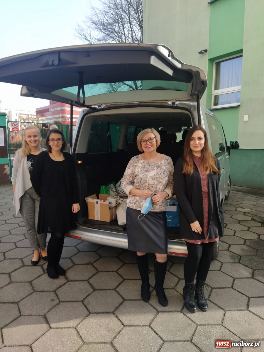 Zdjęcie w galerii na portalu naszraciborz.pl: Charytatywna zbiórka w raciborskiej Trzynastce wiadomości z regionu