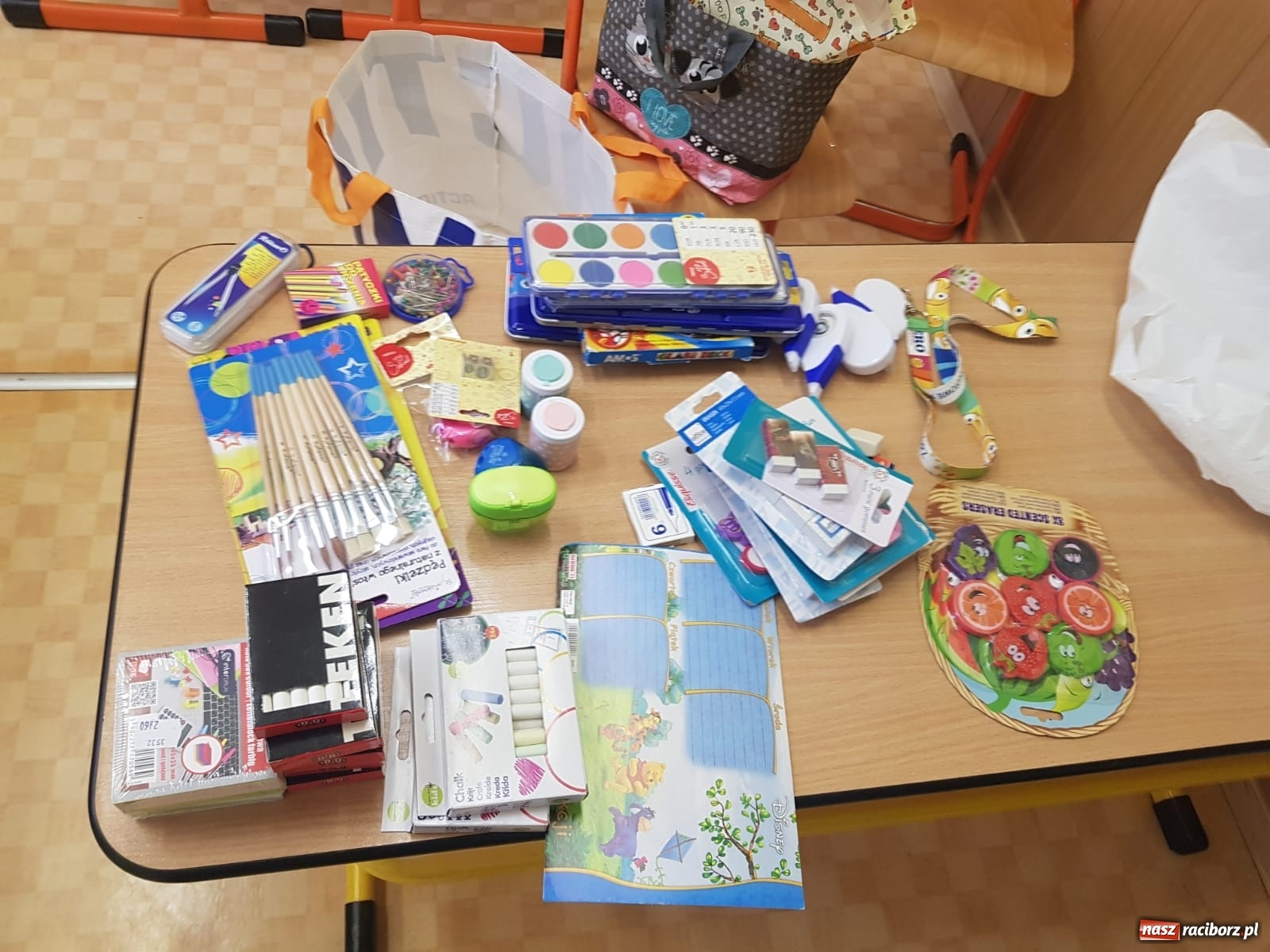 Zdjęcie w galerii na portalu naszraciborz.pl: Charytatywna zbiórka w raciborskiej Trzynastce wiadomości z regionu