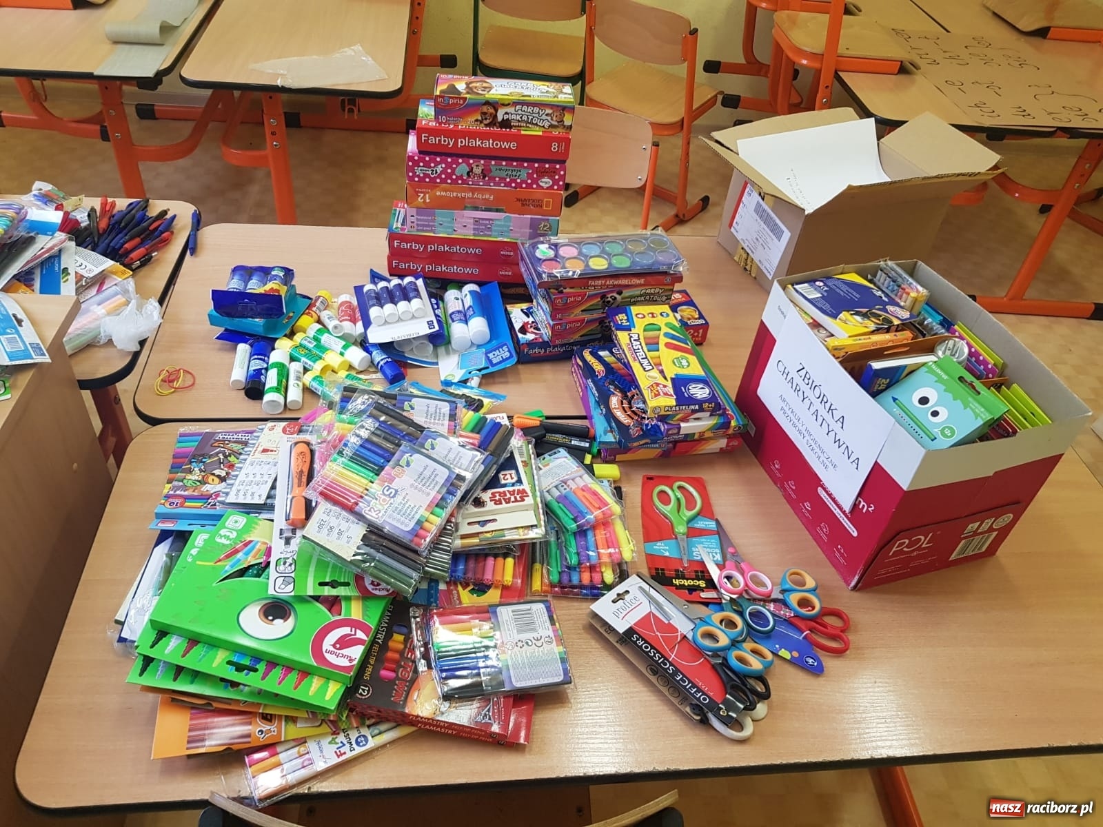 Zdjęcie w galerii na portalu naszraciborz.pl: Charytatywna zbiórka w raciborskiej Trzynastce wiadomości z regionu