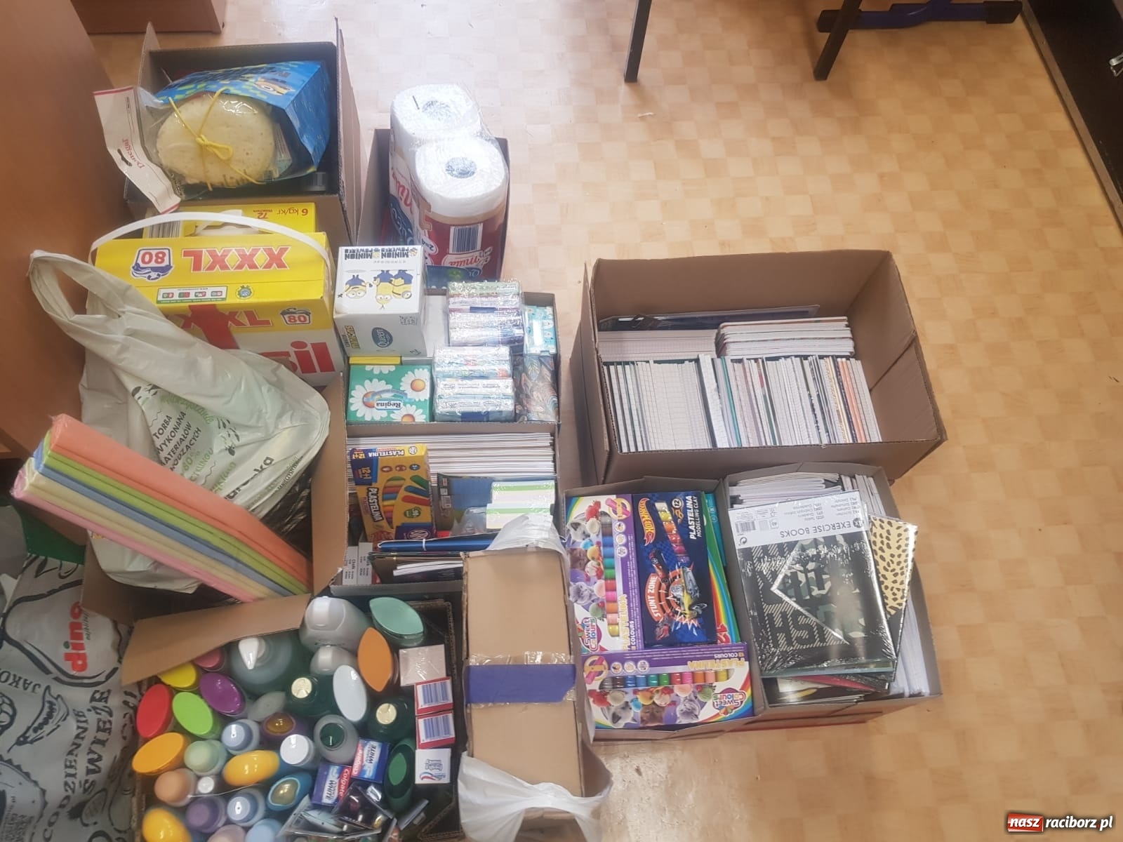 Zdjęcie w galerii na portalu naszraciborz.pl: Charytatywna zbiórka w raciborskiej Trzynastce wiadomości z regionu