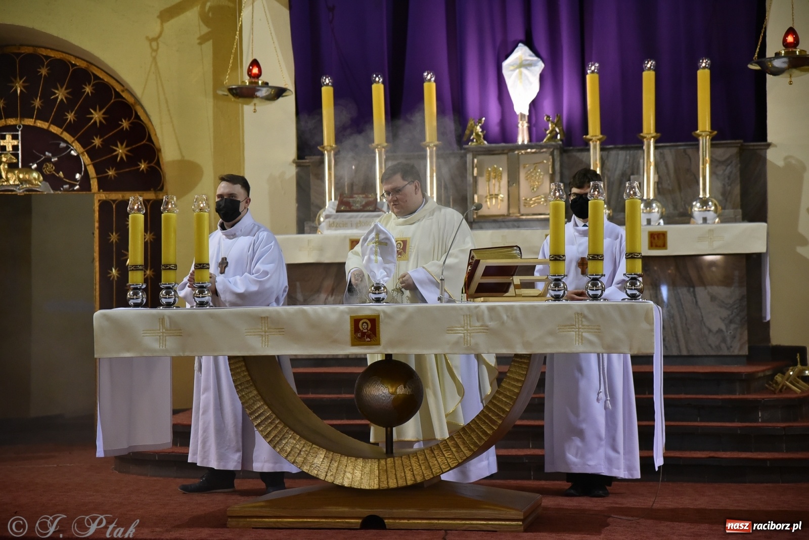 Zdjęcie w galerii na portalu naszraciborz.pl: Wielki Czwartek w kościele NSPJ [FOTO] wiadomości z regionu