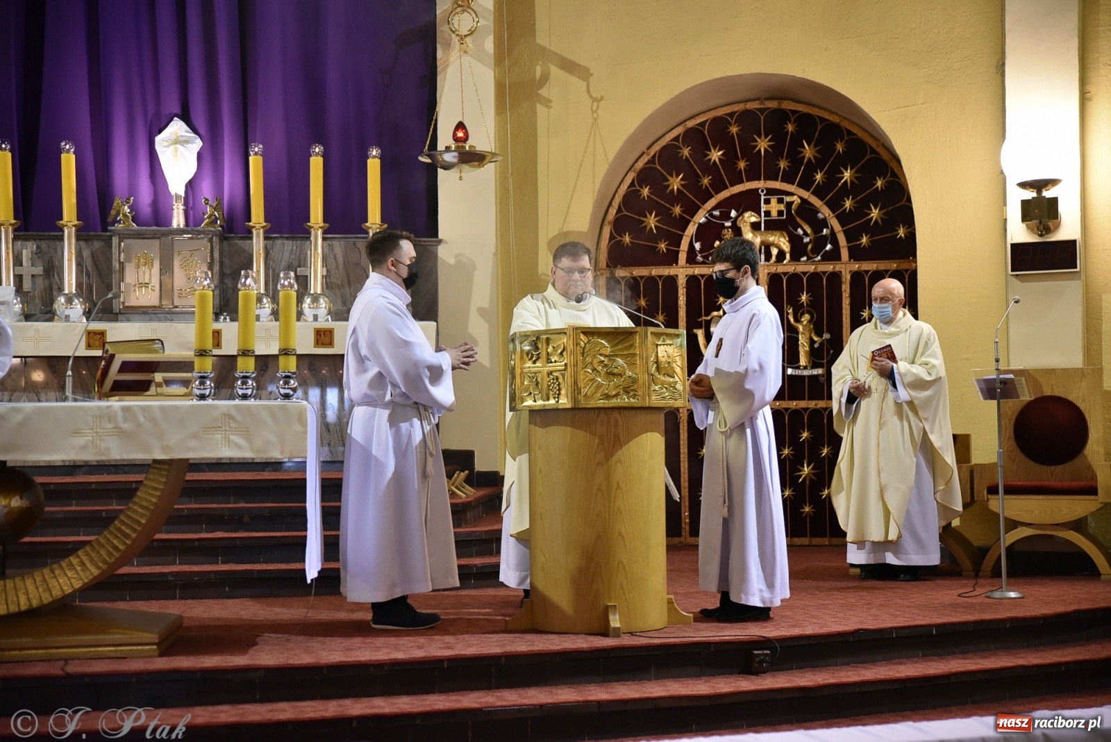Zdjęcie w galerii na portalu naszraciborz.pl: Wielki Czwartek w kościele NSPJ [FOTO] wiadomości z regionu