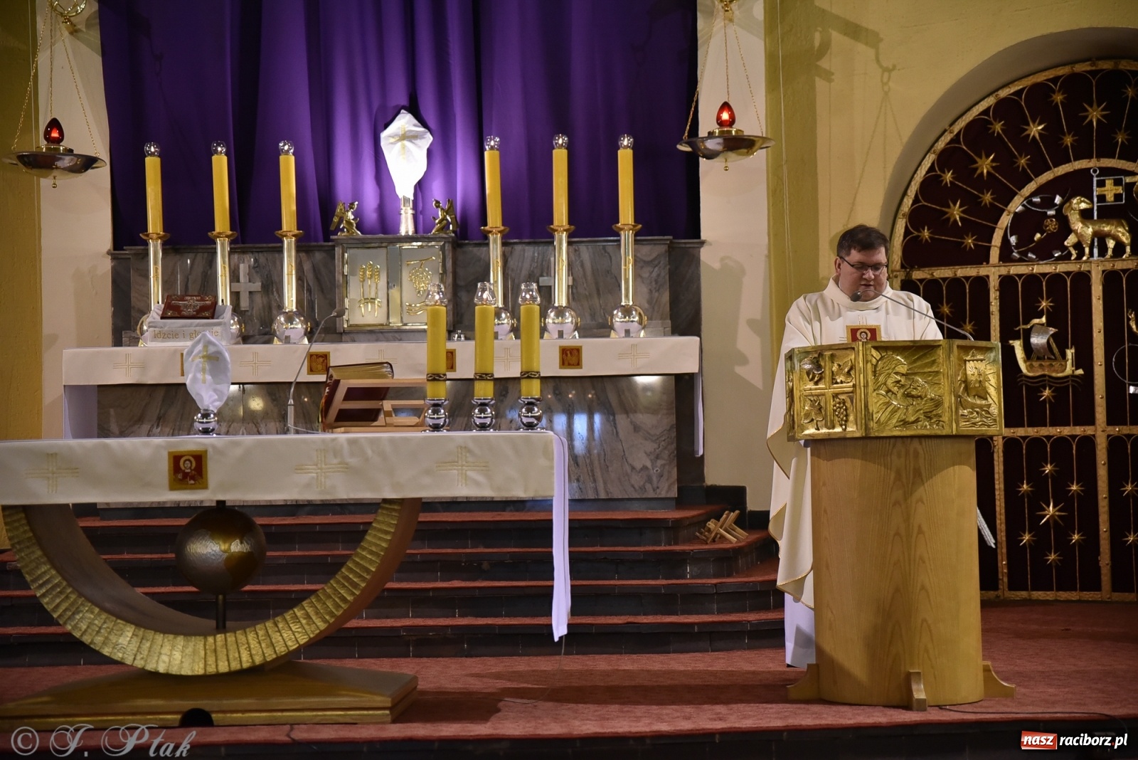Zdjęcie w galerii na portalu naszraciborz.pl: Wielki Czwartek w kościele NSPJ [FOTO] wiadomości z regionu