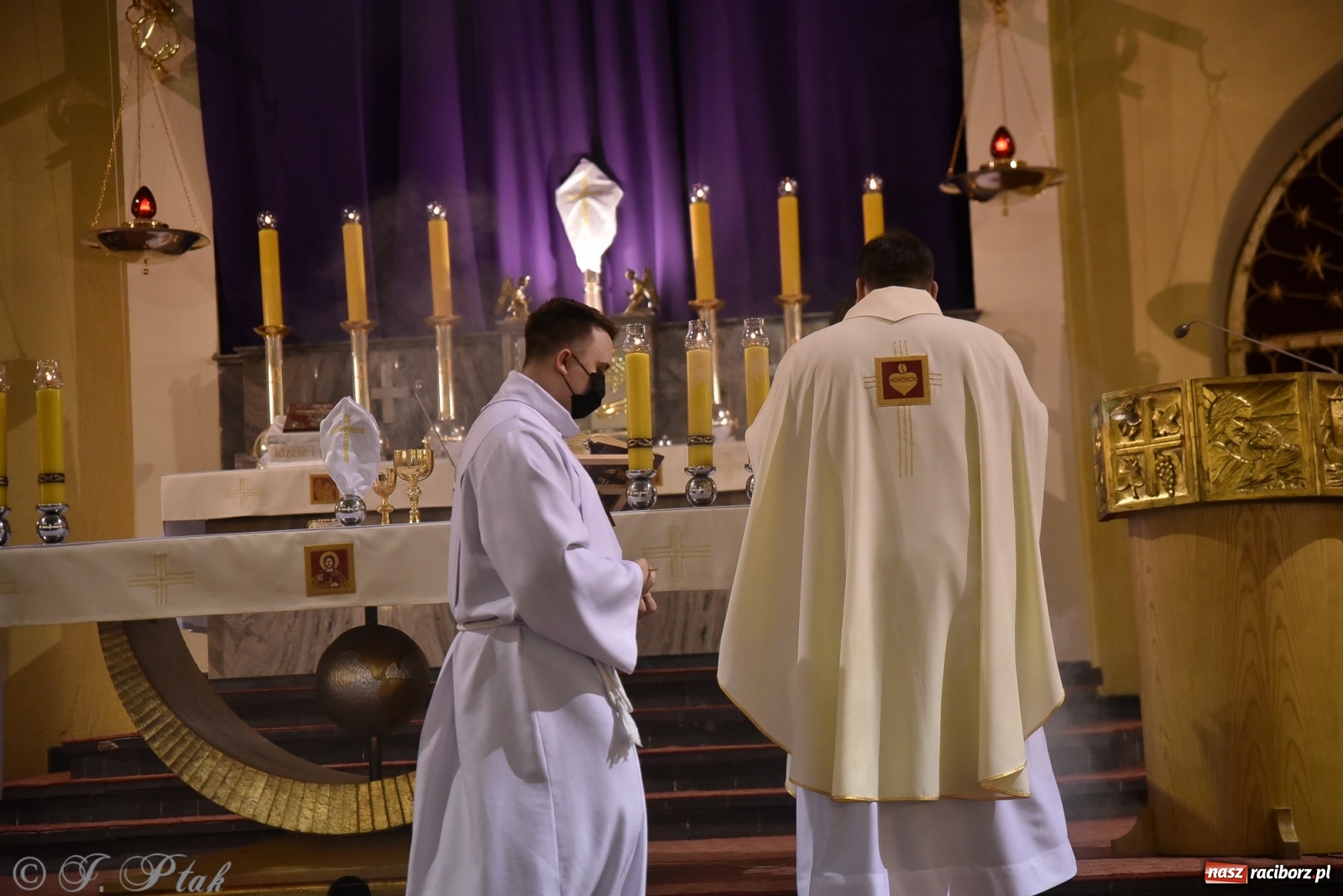 Zdjęcie w galerii na portalu naszraciborz.pl: Wielki Czwartek w kościele NSPJ [FOTO] wiadomości z regionu