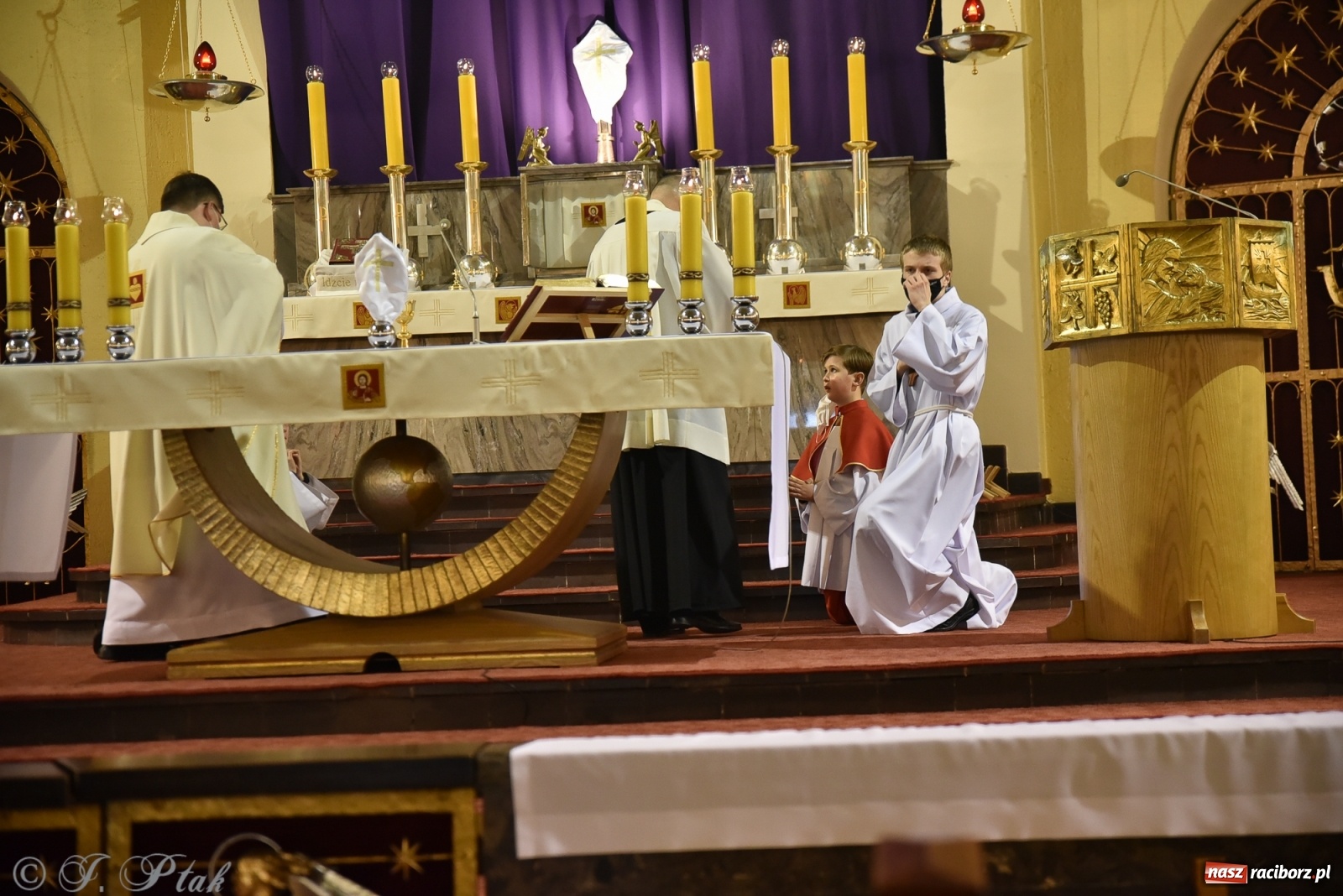 Zdjęcie w galerii na portalu naszraciborz.pl: Wielki Czwartek w kościele NSPJ [FOTO] wiadomości z regionu