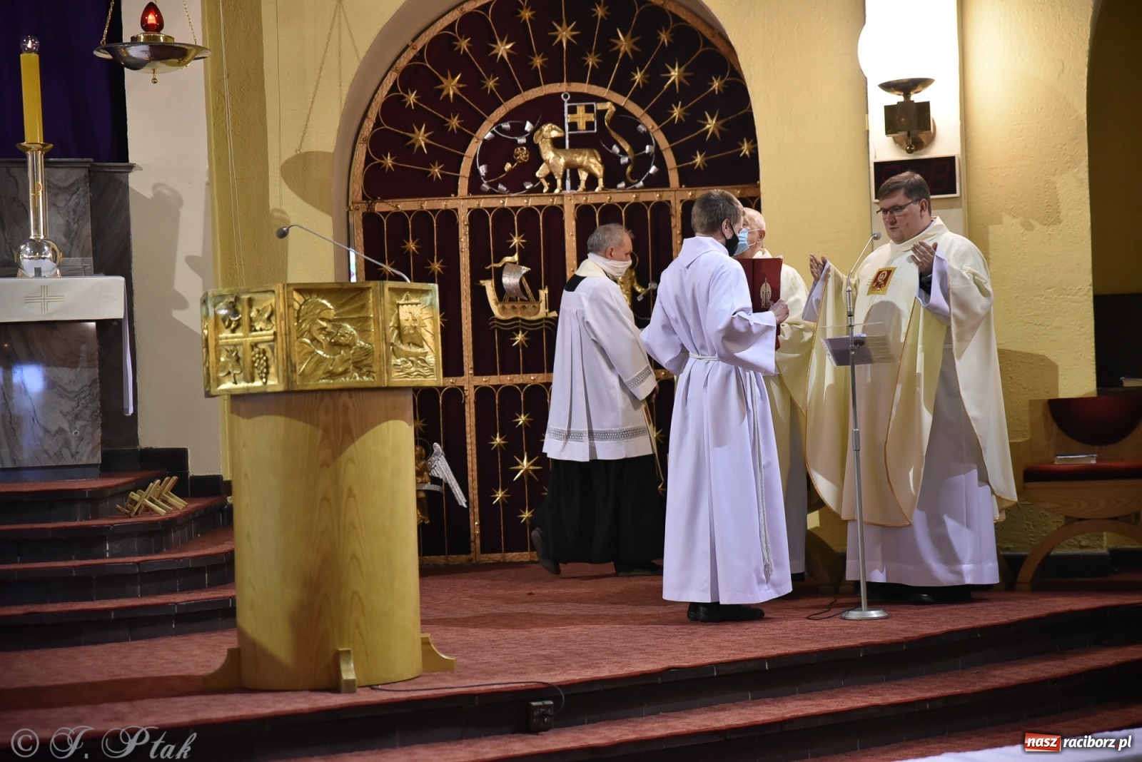 Zdjęcie w galerii na portalu naszraciborz.pl: Wielki Czwartek w kościele NSPJ [FOTO] wiadomości z regionu