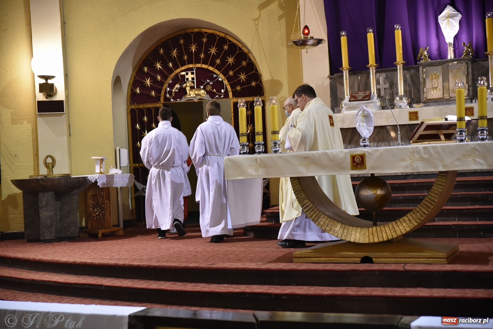 Zdjęcie w galerii na portalu naszraciborz.pl: Wielki Czwartek w kościele NSPJ [FOTO] wiadomości z regionu