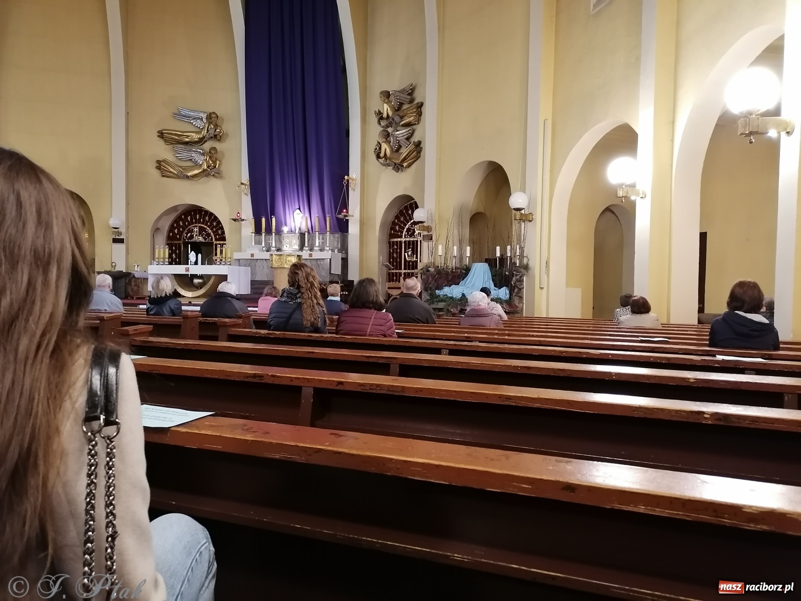 Zdjęcie w galerii na portalu naszraciborz.pl: Wielki Czwartek w kościele NSPJ [FOTO] wiadomości z regionu