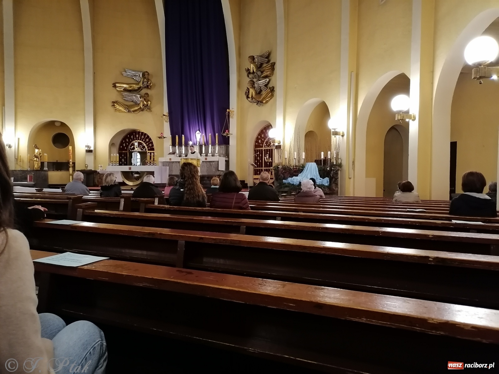 Zdjęcie w galerii na portalu naszraciborz.pl: Wielki Czwartek w kościele NSPJ [FOTO] wiadomości z regionu