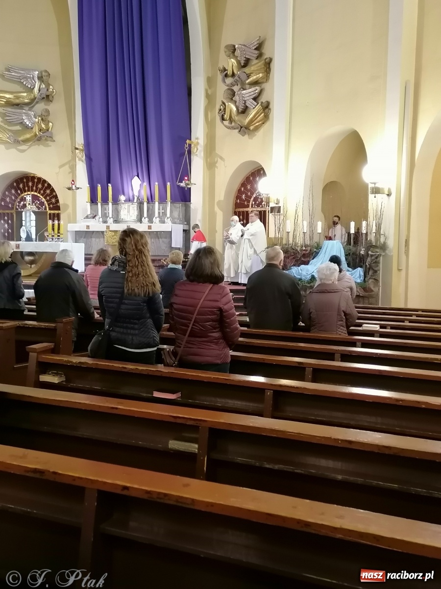 Zdjęcie w galerii na portalu naszraciborz.pl: Wielki Czwartek w kościele NSPJ [FOTO] wiadomości z regionu