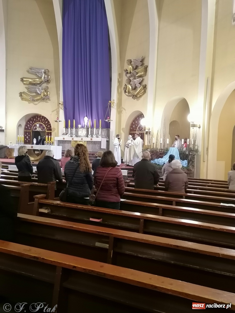 Zdjęcie w galerii na portalu naszraciborz.pl: Wielki Czwartek w kościele NSPJ [FOTO] wiadomości z regionu