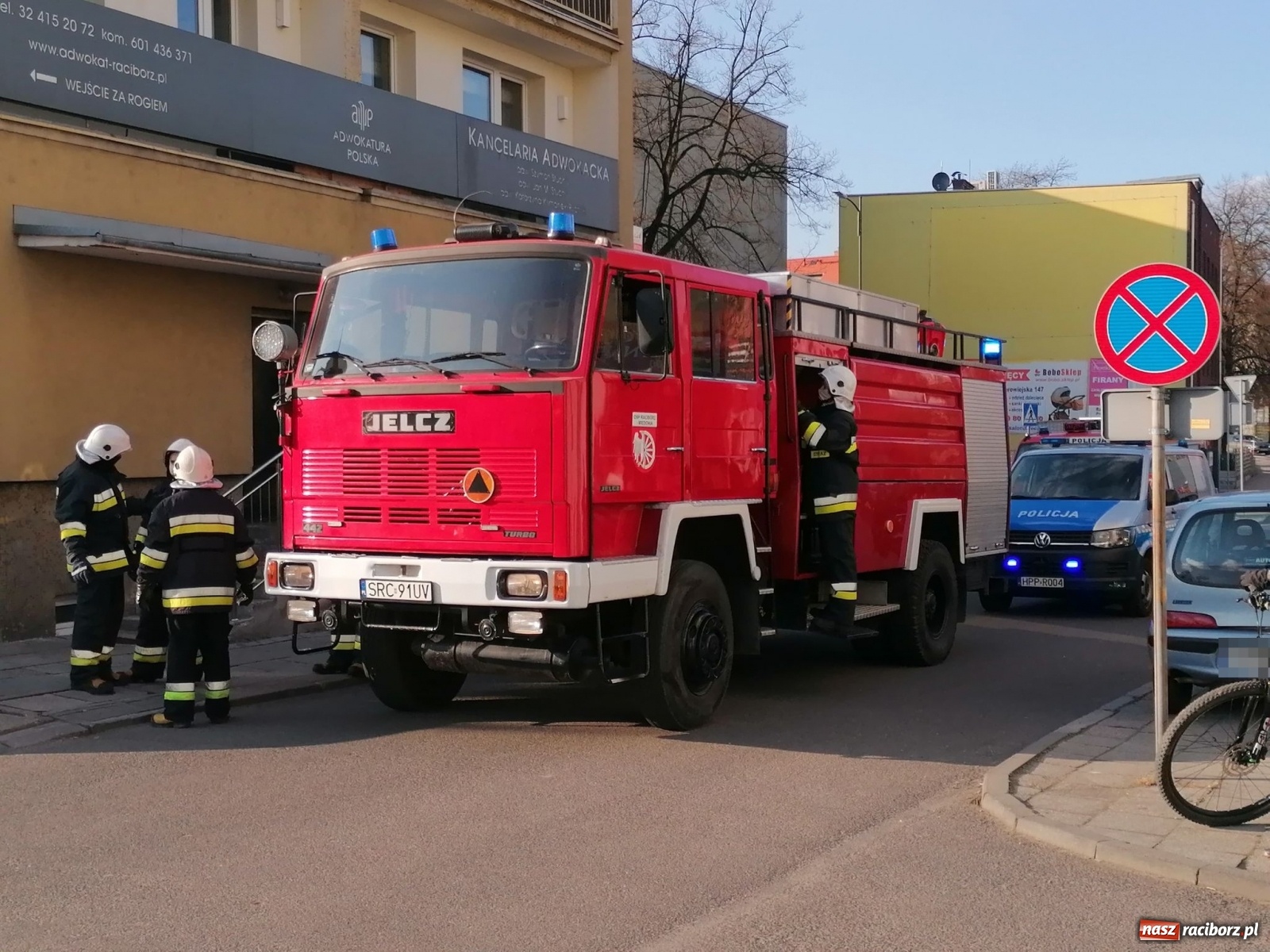 Zdjęcie w galerii na portalu naszraciborz.pl: Pożar w budynku przy ul. Chopina. Ewakuowano mieszkańców [WIDEO] wiadomości z regionu