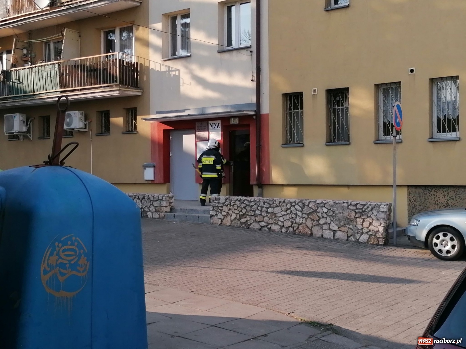 Zdjęcie w galerii na portalu naszraciborz.pl: Pożar w budynku przy ul. Chopina. Ewakuowano mieszkańców [WIDEO] wiadomości z regionu