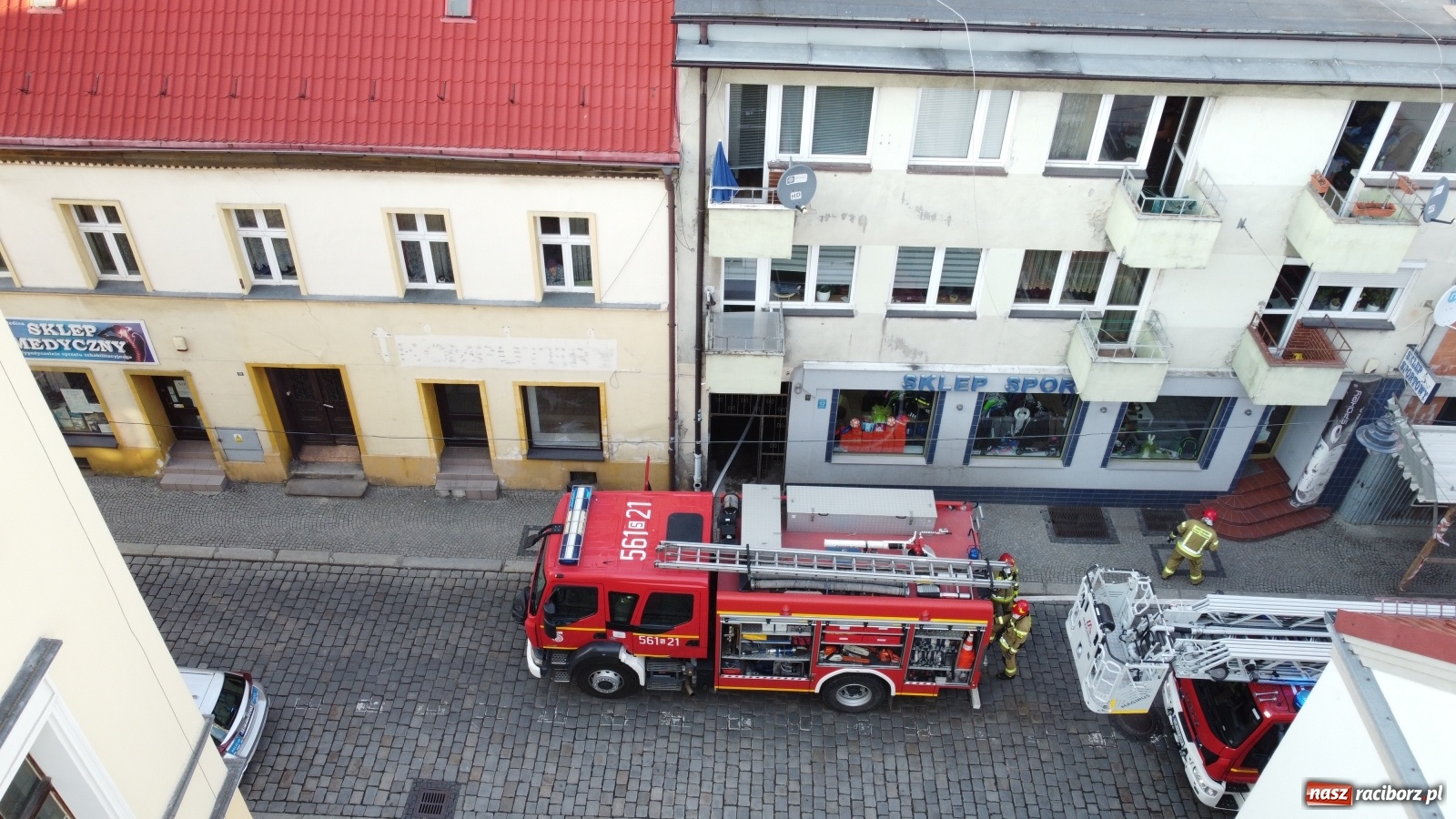 Zdjęcie w galerii na portalu naszraciborz.pl: Pożar w budynku przy ul. Chopina. Ewakuowano mieszkańców [WIDEO] wiadomości z regionu
