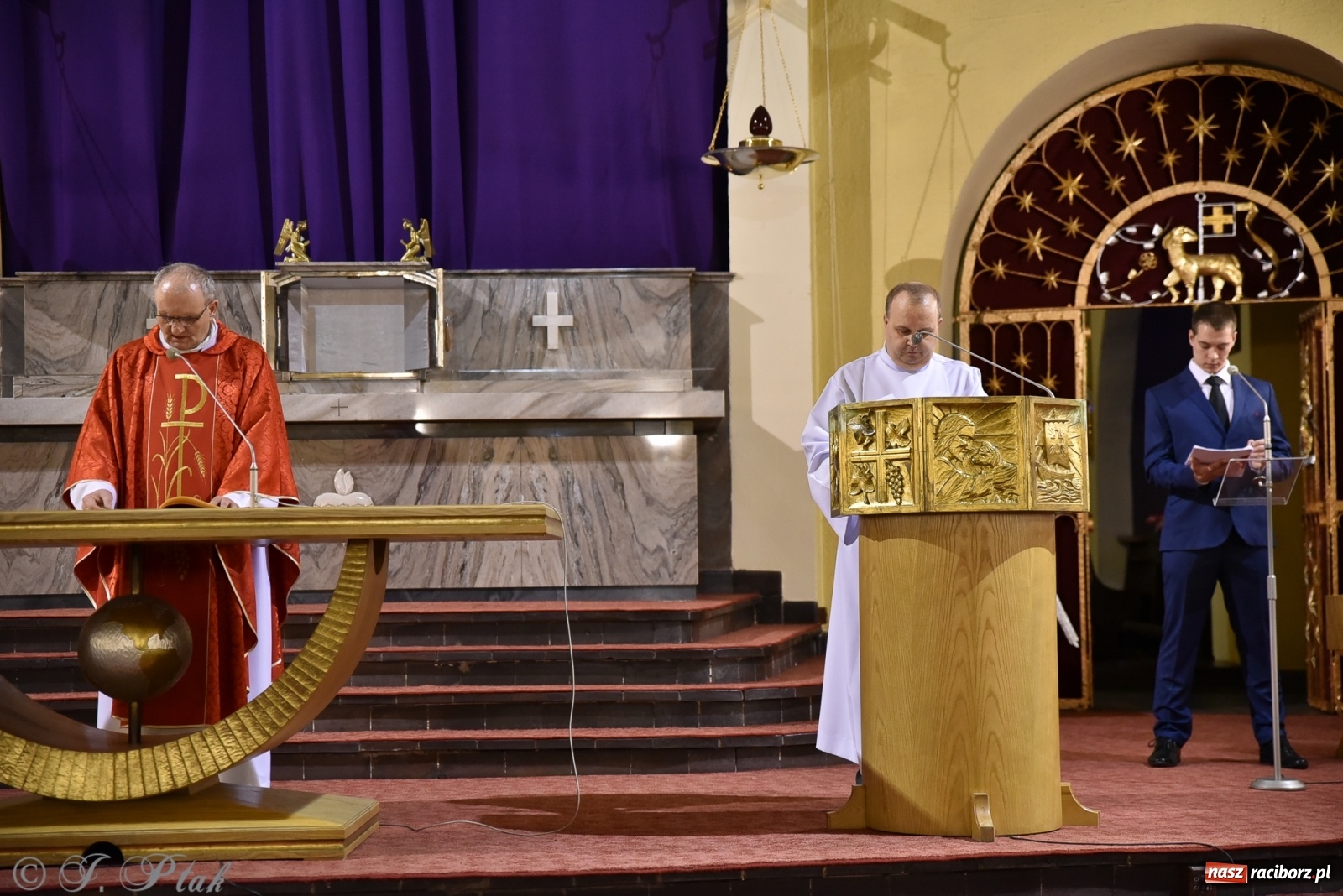 Zdjęcie w galerii na portalu naszraciborz.pl: Wielki Piątek - dzień Krzyża [FOTO] wiadomości z regionu