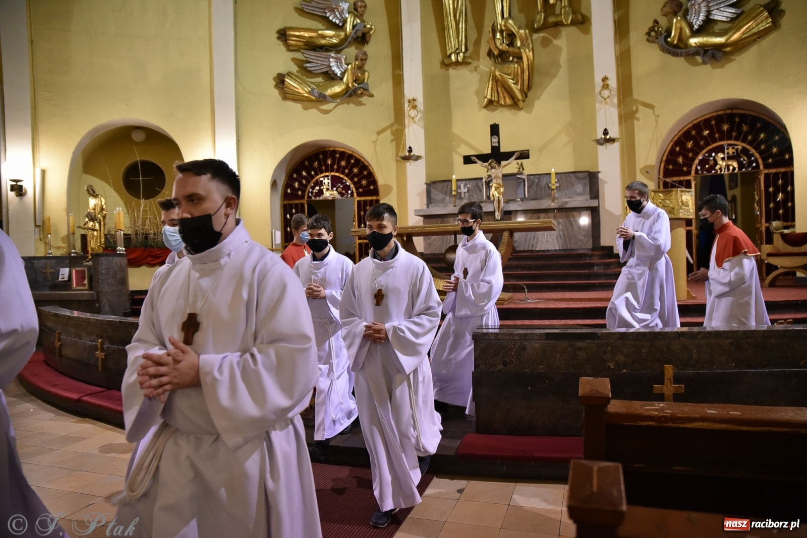 Zdjęcie w galerii na portalu naszraciborz.pl: Wielki Piątek - dzień Krzyża [FOTO] wiadomości z regionu