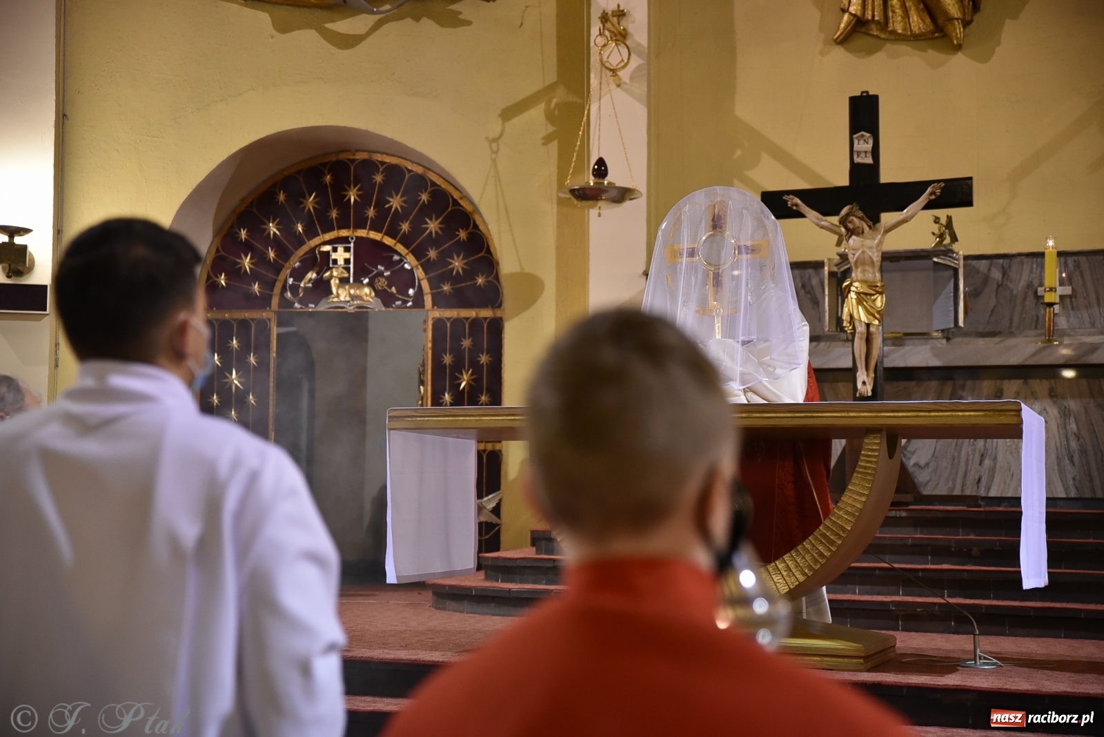 Zdjęcie w galerii na portalu naszraciborz.pl: Wielki Piątek - dzień Krzyża [FOTO] wiadomości z regionu