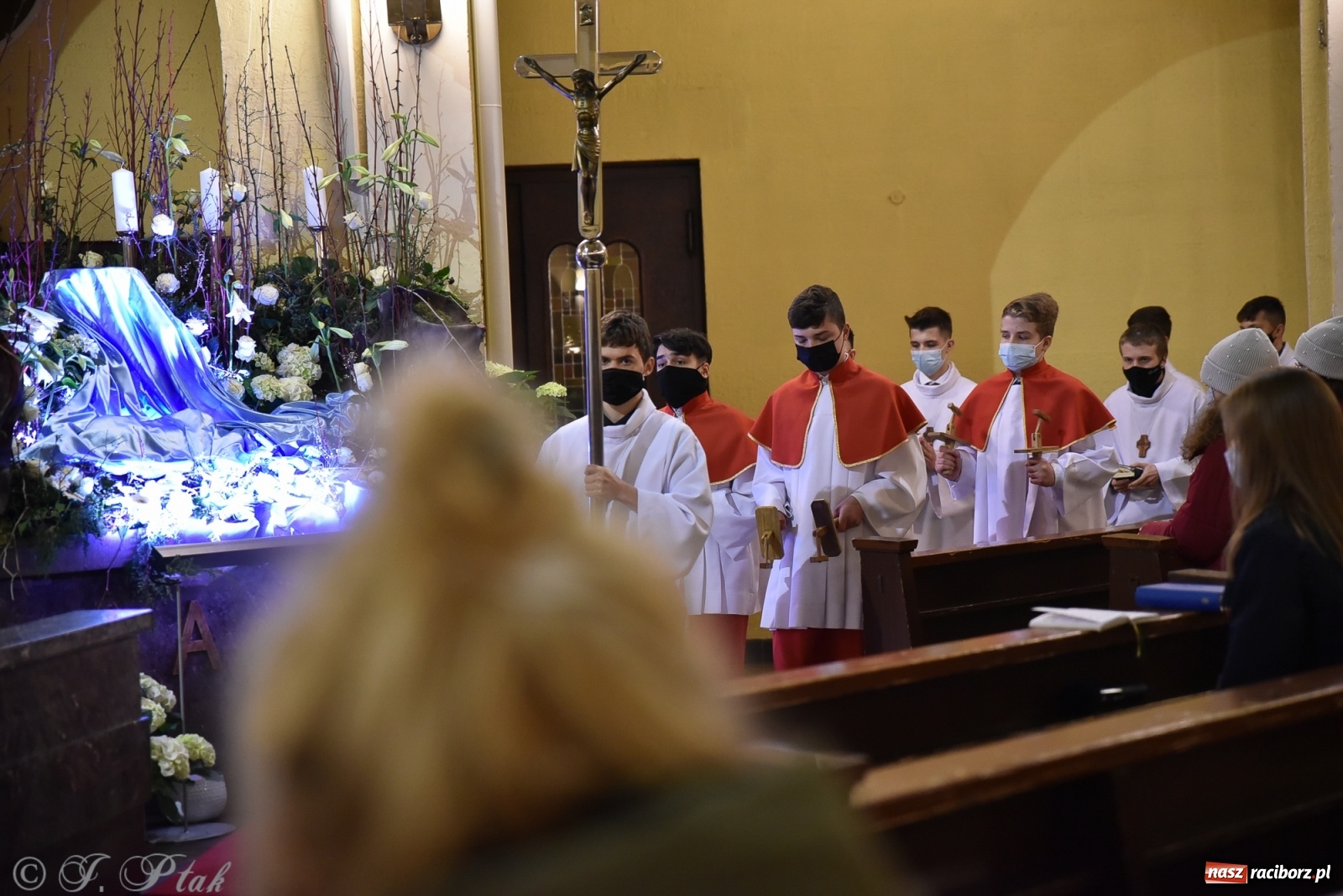 Zdjęcie w galerii na portalu naszraciborz.pl: Wielki Piątek - dzień Krzyża [FOTO] wiadomości z regionu