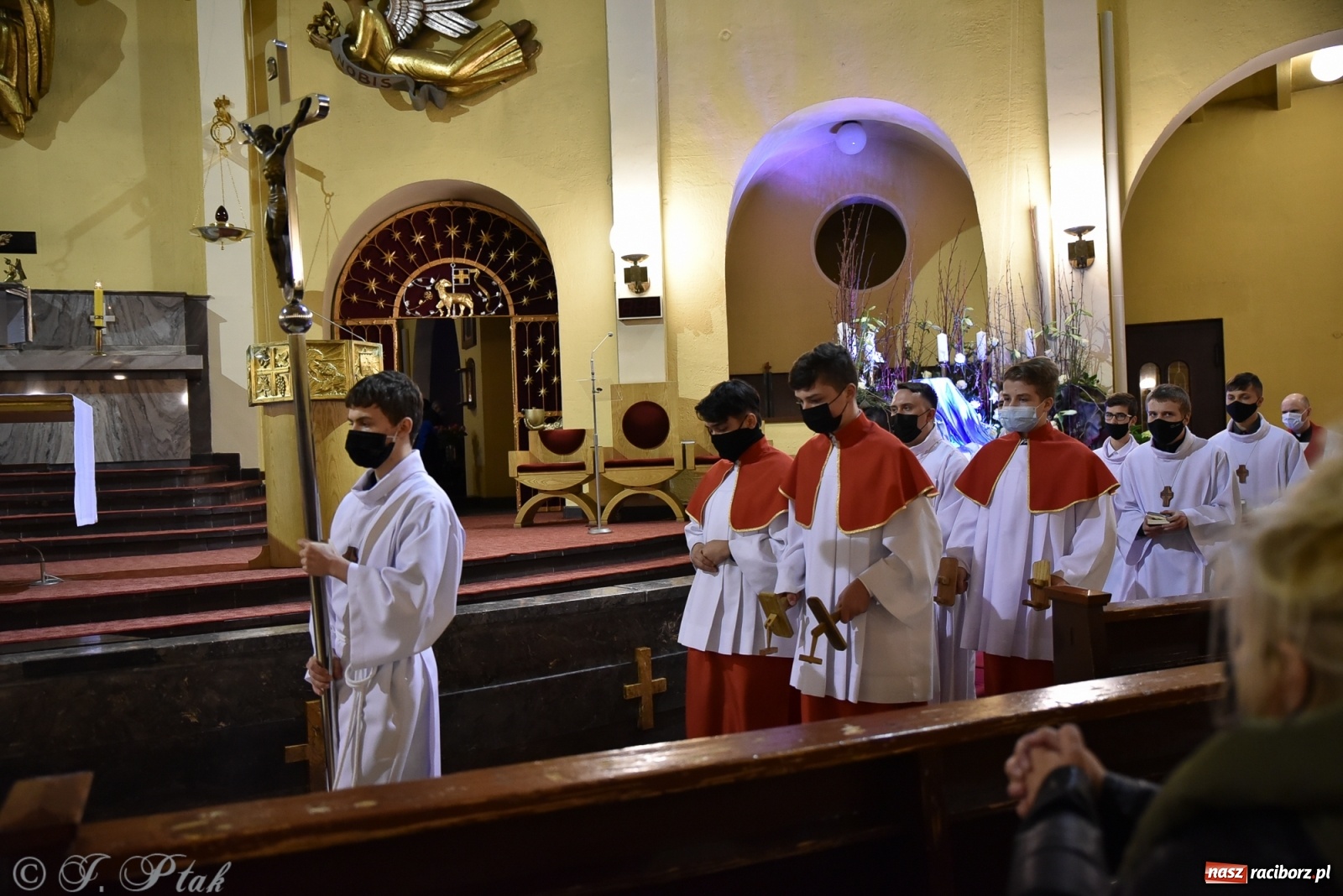 Zdjęcie w galerii na portalu naszraciborz.pl: Wielki Piątek - dzień Krzyża [FOTO] wiadomości z regionu