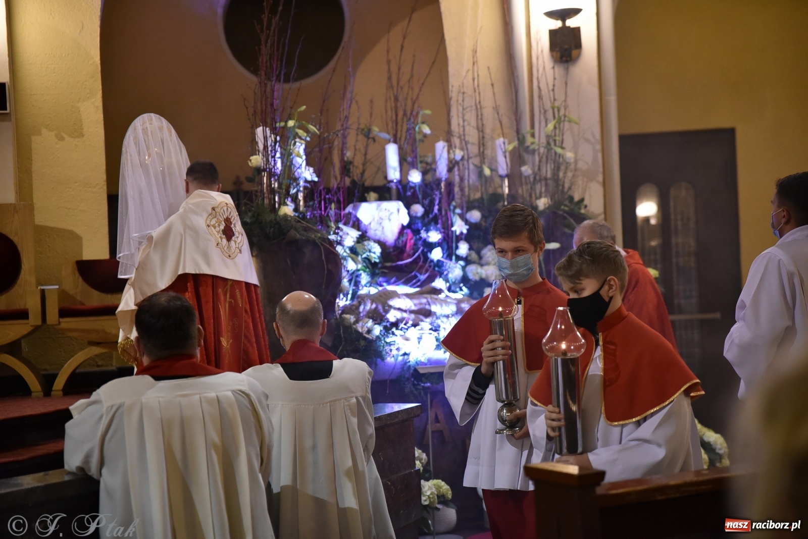 Zdjęcie w galerii na portalu naszraciborz.pl: Wielki Piątek - dzień Krzyża [FOTO] wiadomości z regionu