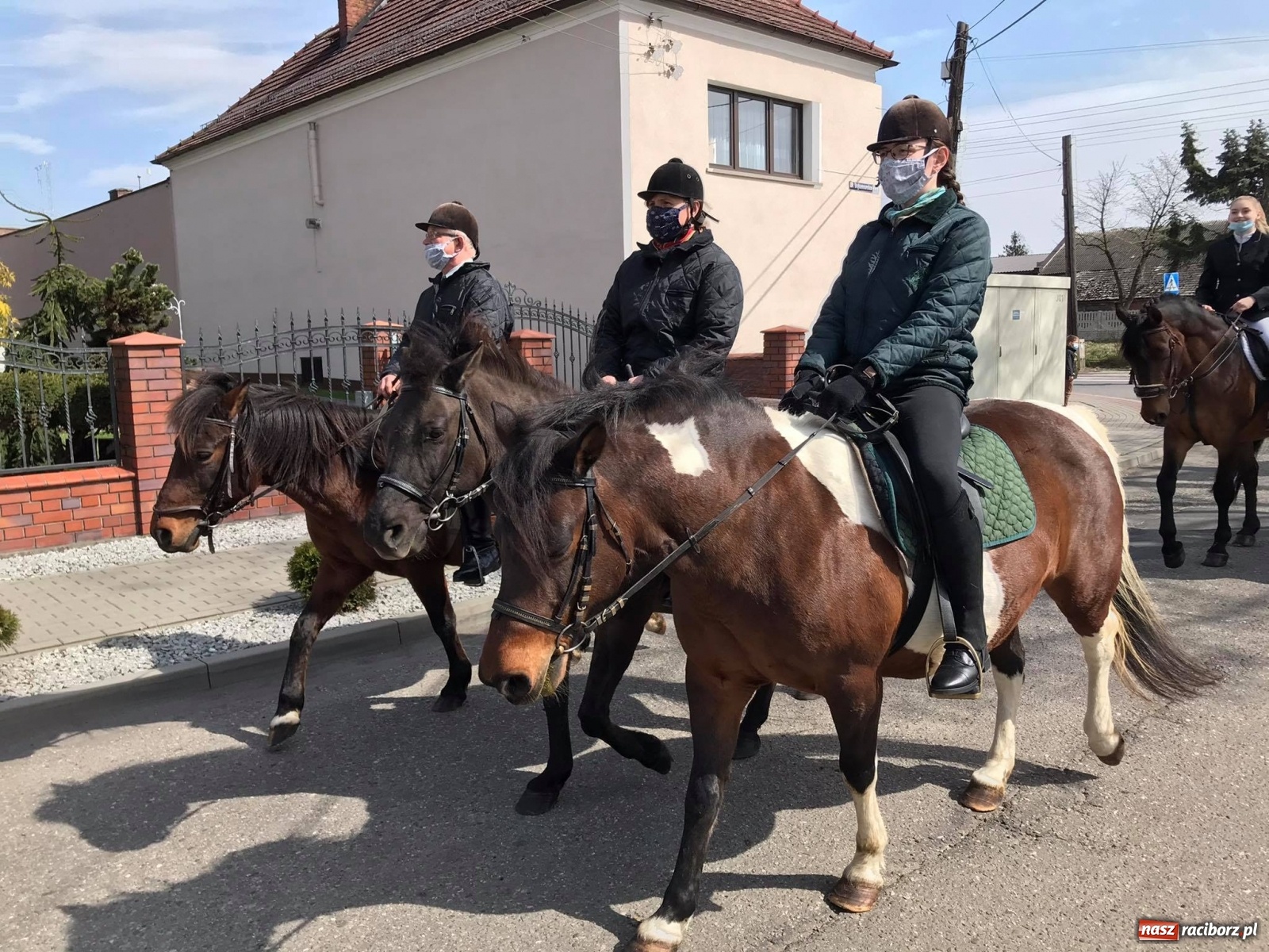 Zdjęcie w galerii na portalu naszraciborz.pl: Procesja wielkanocna w Bieńkowicach [FOTO i WIDEO] wiadomości z regionu