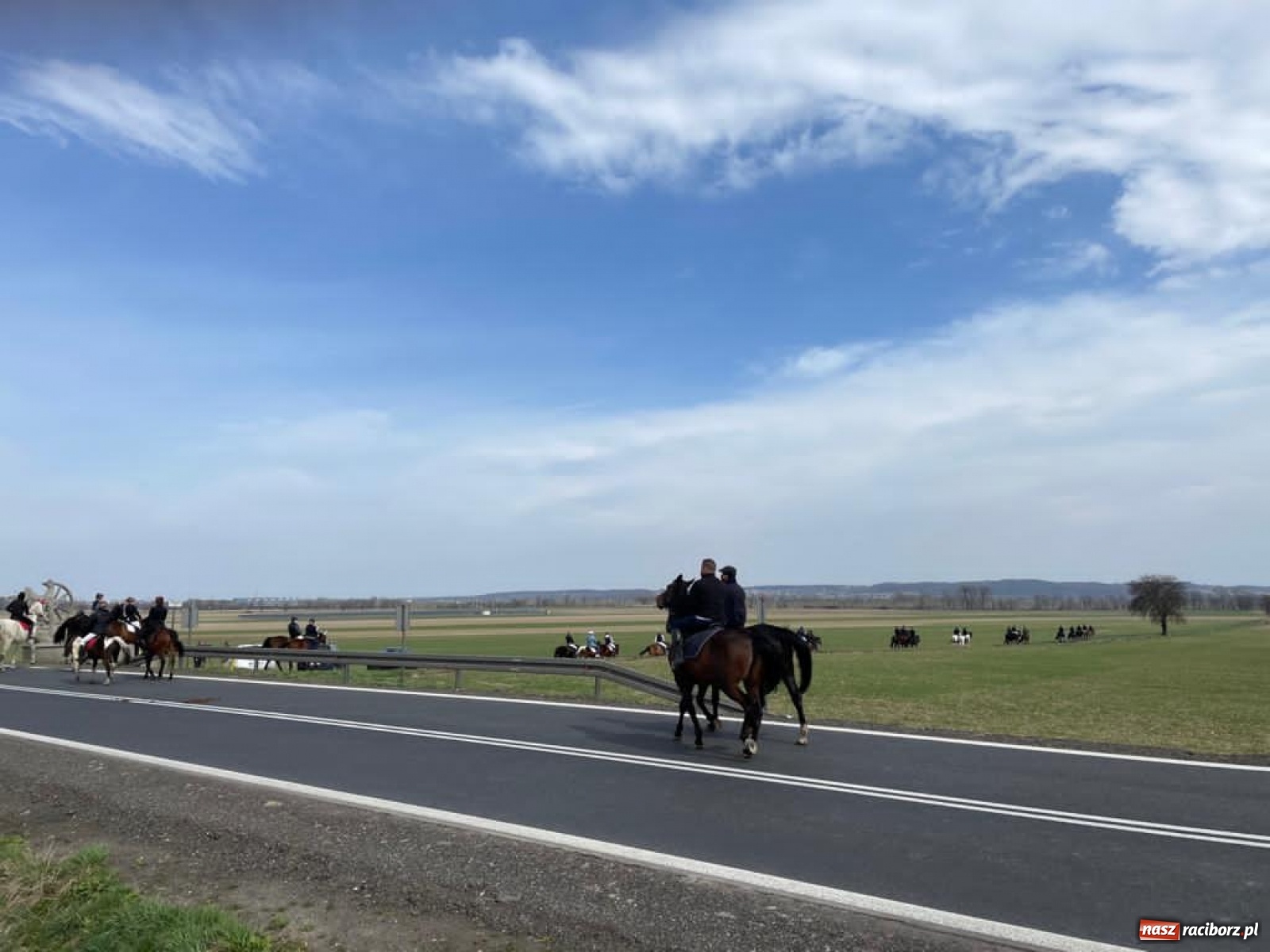 Zdjęcie w galerii na portalu naszraciborz.pl: Procesja wielkanocna w Bieńkowicach [FOTO i WIDEO] wiadomości z regionu