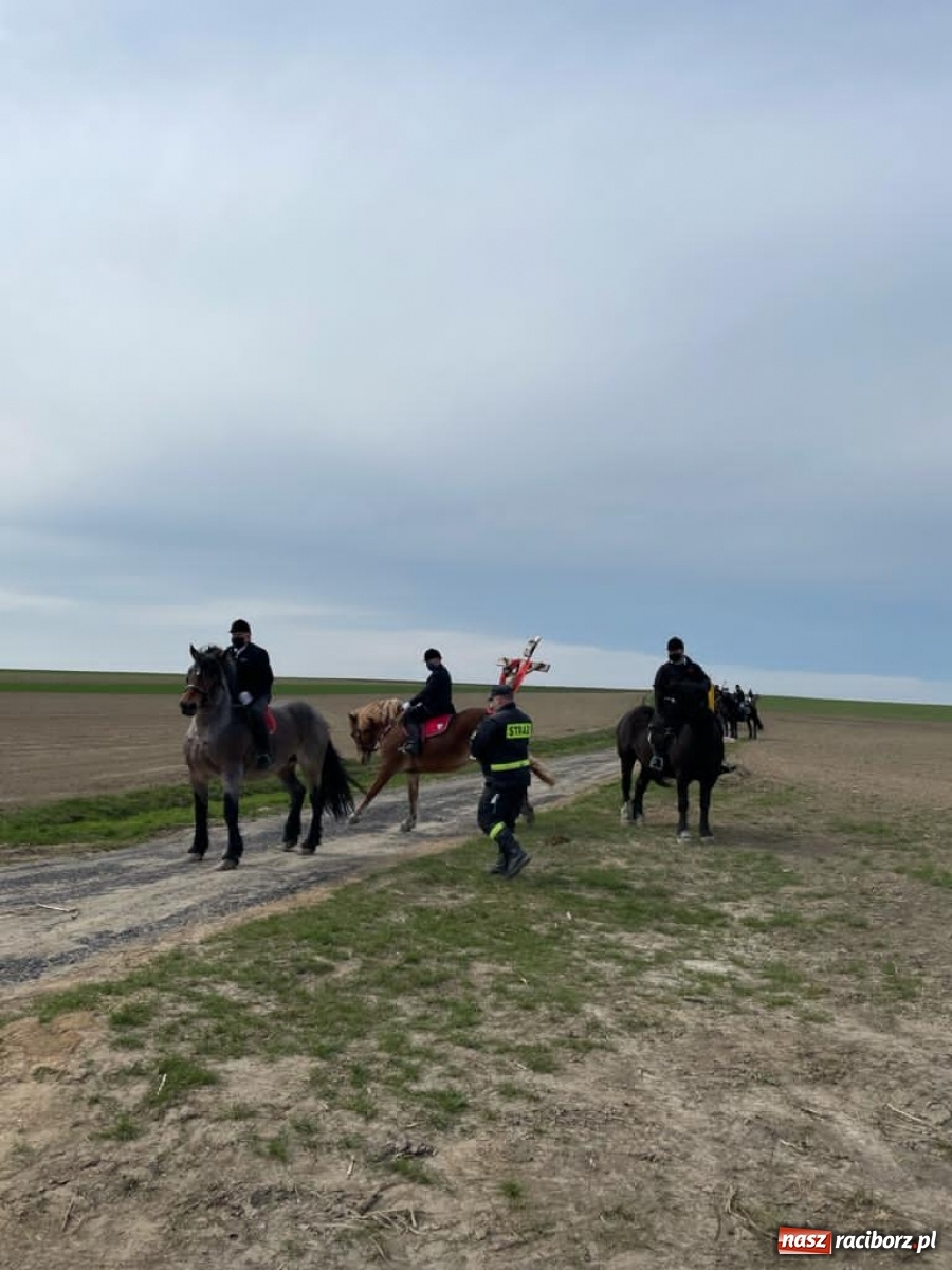 Zdjęcie w galerii na portalu naszraciborz.pl: Procesja wielkanocna w Bieńkowicach [FOTO i WIDEO] wiadomości z regionu