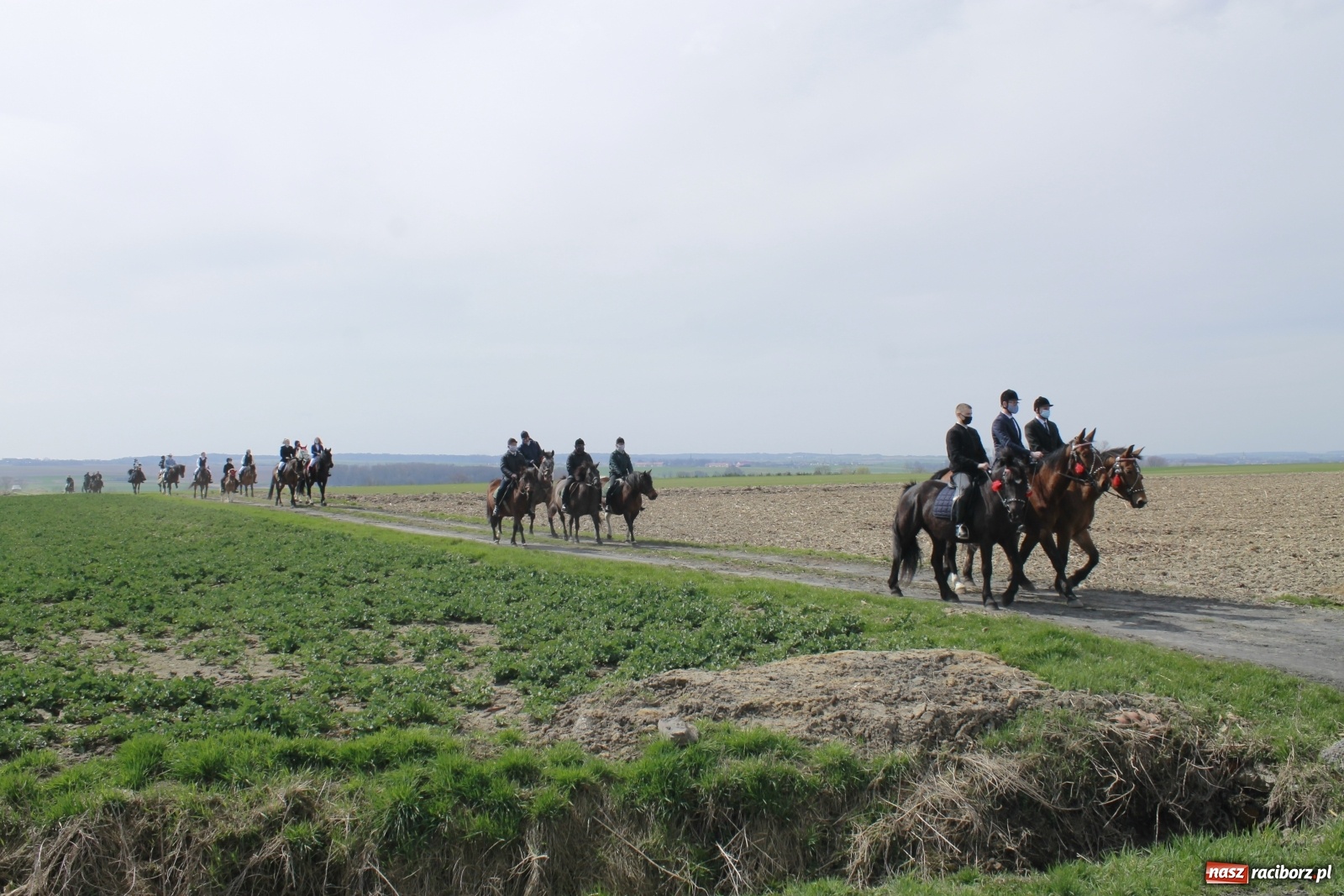 Zdjęcie w galerii na portalu naszraciborz.pl: Procesja wielkanocna w Bieńkowicach [FOTO i WIDEO] wiadomości z regionu