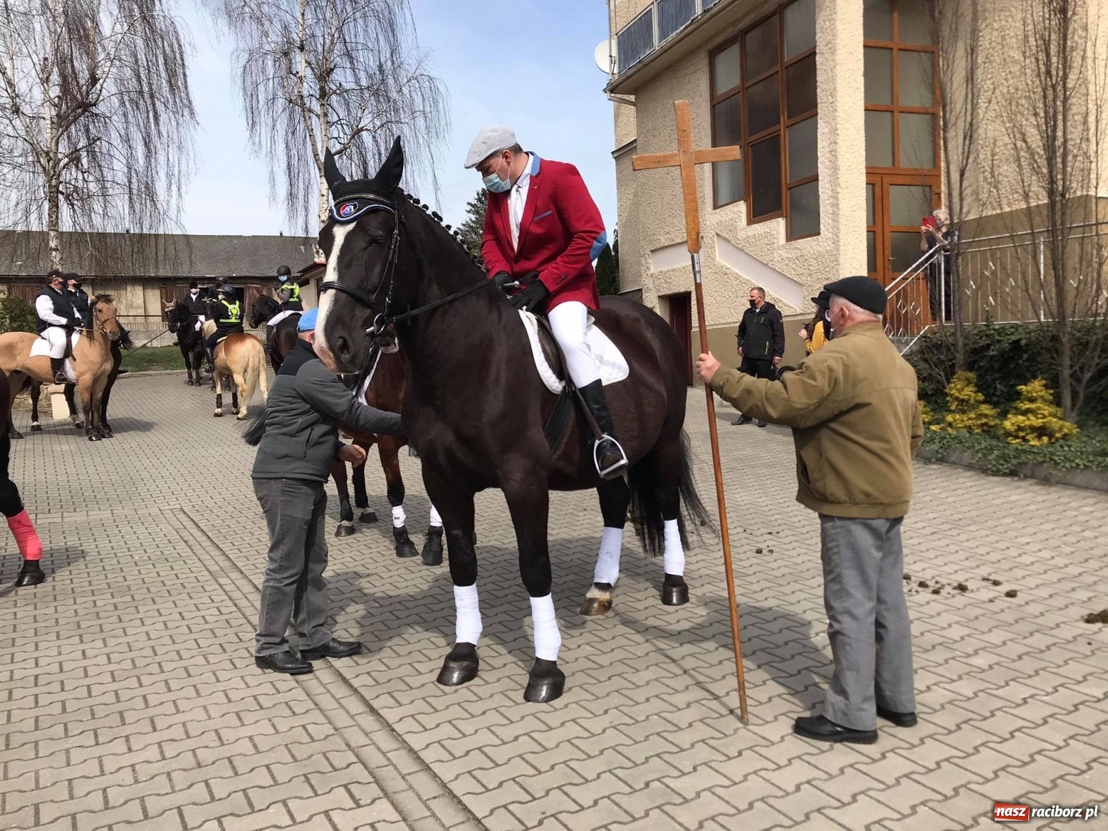 Zdjęcie w galerii na portalu naszraciborz.pl: W Pietrowicach Wielkich odbyła się wielkanocna procesja [FOTO i WIDEO] wiadomości z regionu