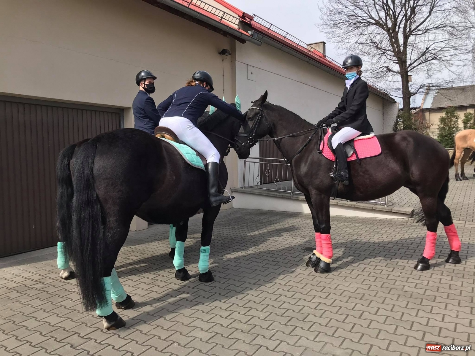 Zdjęcie w galerii na portalu naszraciborz.pl: W Pietrowicach Wielkich odbyła się wielkanocna procesja [FOTO i WIDEO] wiadomości z regionu
