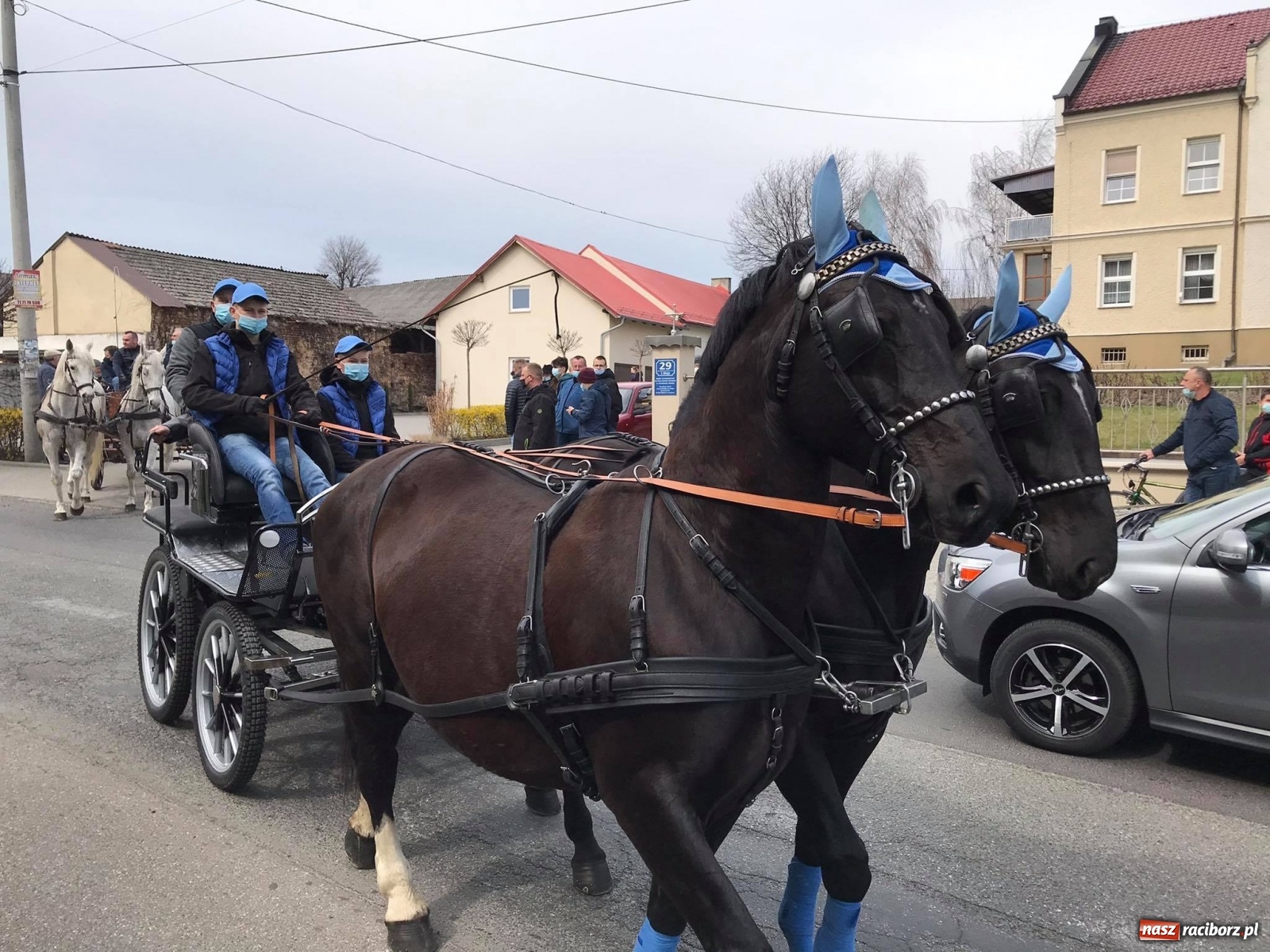 Zdjęcie w galerii na portalu naszraciborz.pl: W Pietrowicach Wielkich odbyła się wielkanocna procesja [FOTO i WIDEO] wiadomości z regionu