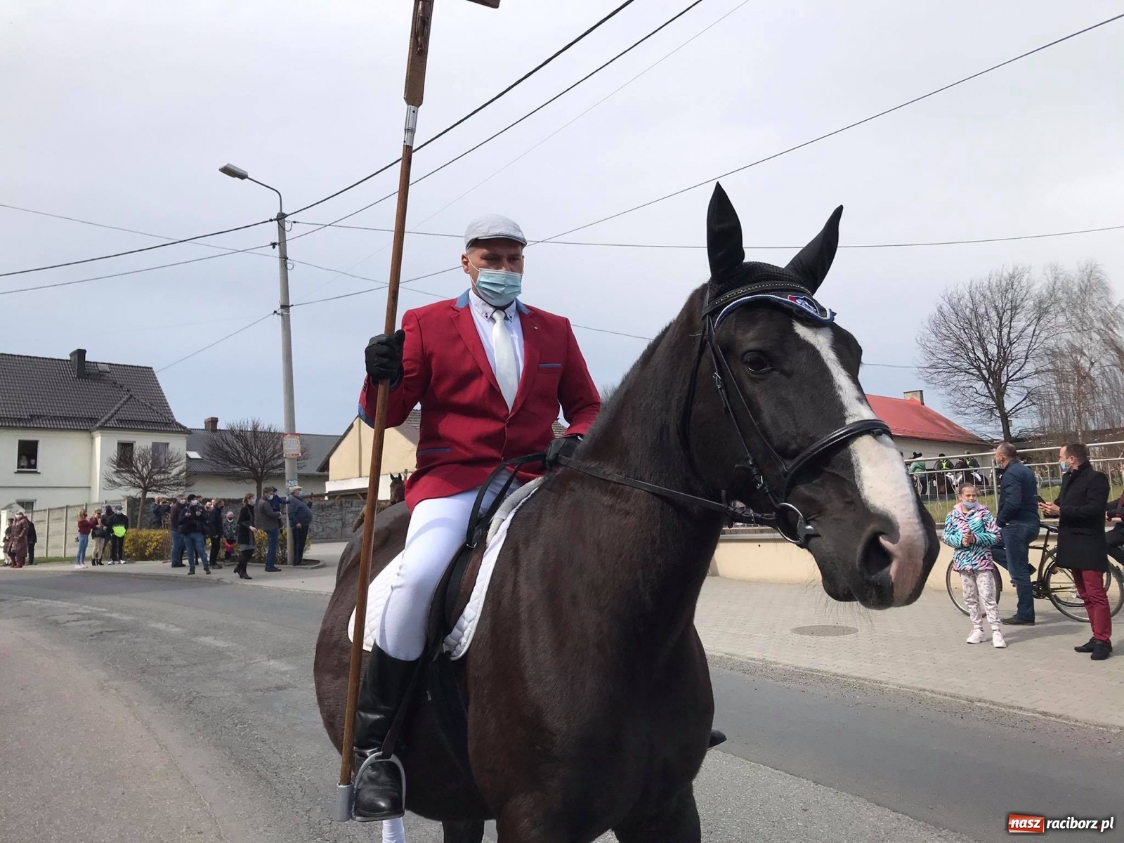 Zdjęcie w galerii na portalu naszraciborz.pl: W Pietrowicach Wielkich odbyła się wielkanocna procesja [FOTO i WIDEO] wiadomości z regionu