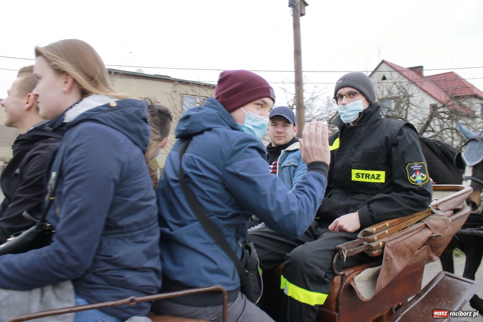 Zdjęcie w galerii na portalu naszraciborz.pl: W Pietrowicach Wielkich odbyła się wielkanocna procesja [FOTO i WIDEO] wiadomości z regionu