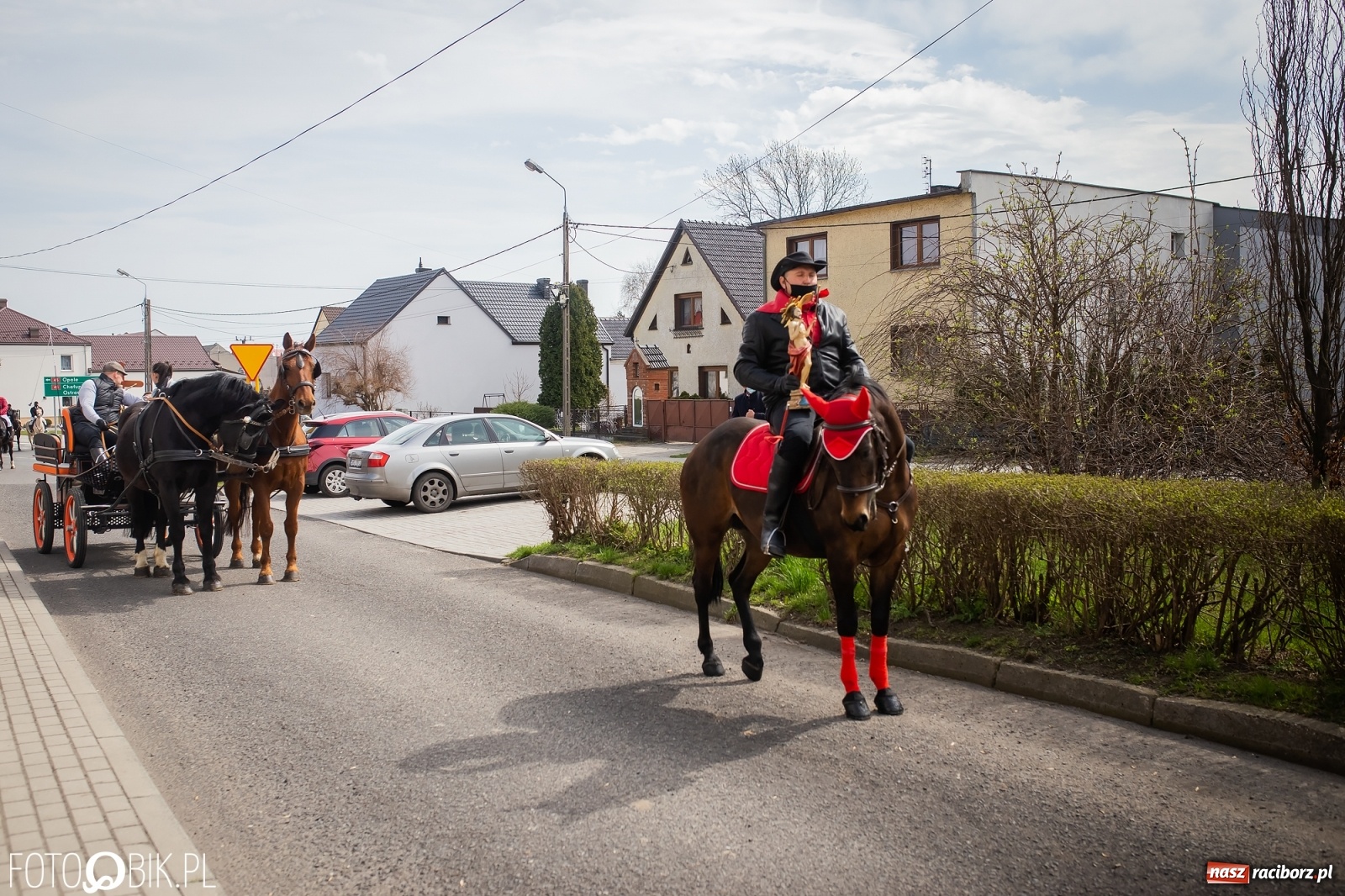 Zdjęcie w galerii na portalu naszraciborz.pl: Sudół nie zaniechał tradycji. Ruszyła procesja konna [FOTO i WIDEO] wiadomości z regionu