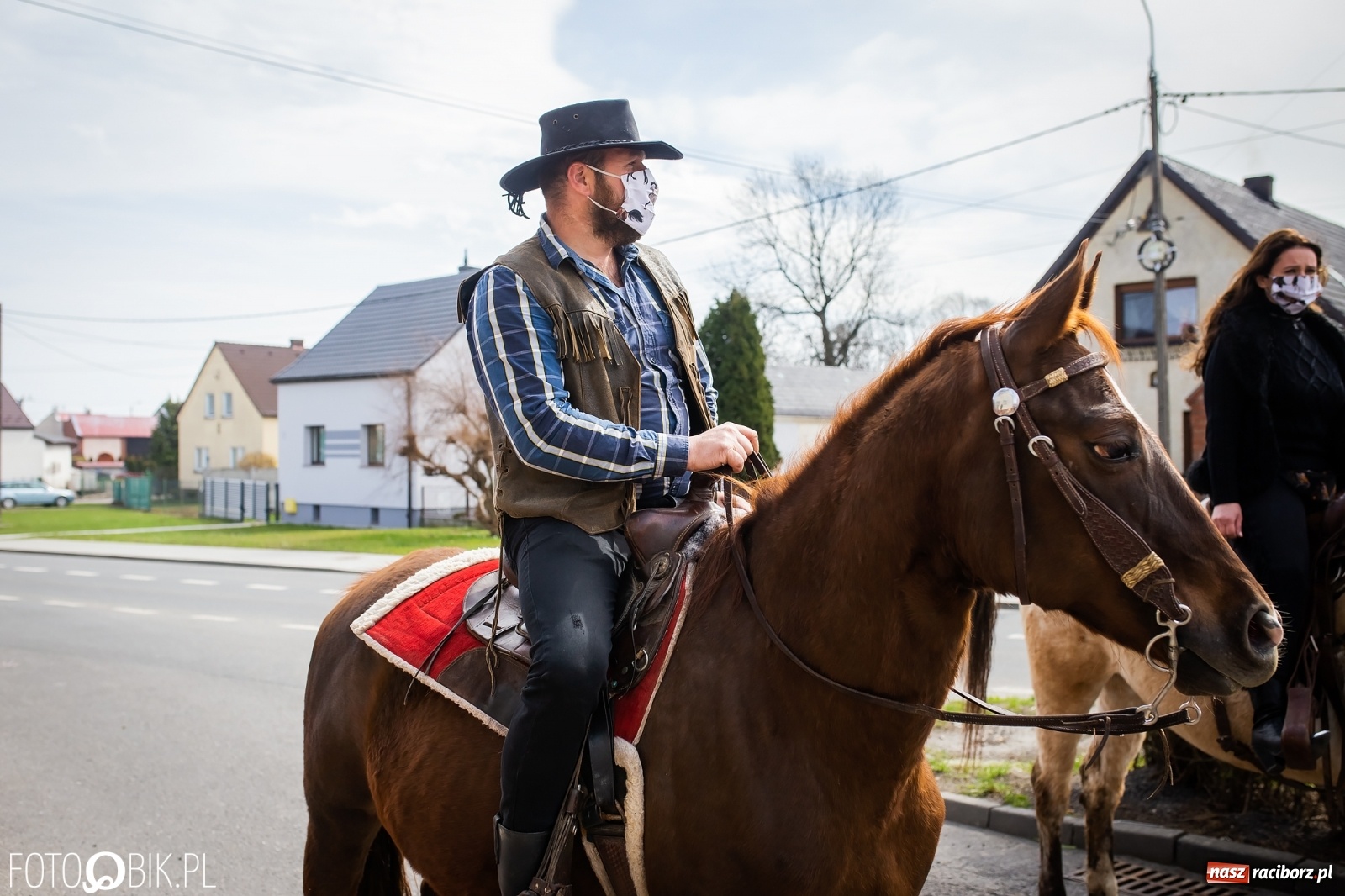 Zdjęcie w galerii na portalu naszraciborz.pl: Sudół nie zaniechał tradycji. Ruszyła procesja konna [FOTO i WIDEO] wiadomości z regionu