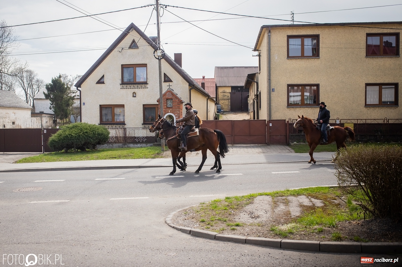 Zdjęcie w galerii na portalu naszraciborz.pl: Sudół nie zaniechał tradycji. Ruszyła procesja konna [FOTO i WIDEO] wiadomości z regionu