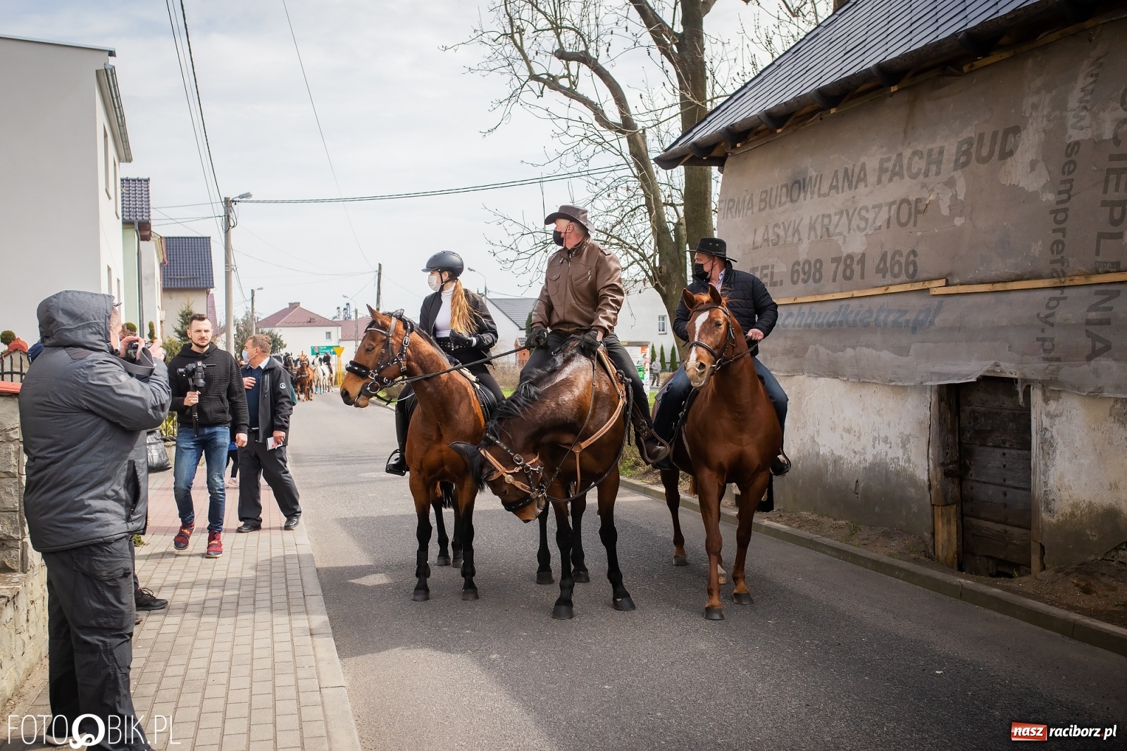Zdjęcie w galerii na portalu naszraciborz.pl: Sudół nie zaniechał tradycji. Ruszyła procesja konna [FOTO i WIDEO] wiadomości z regionu
