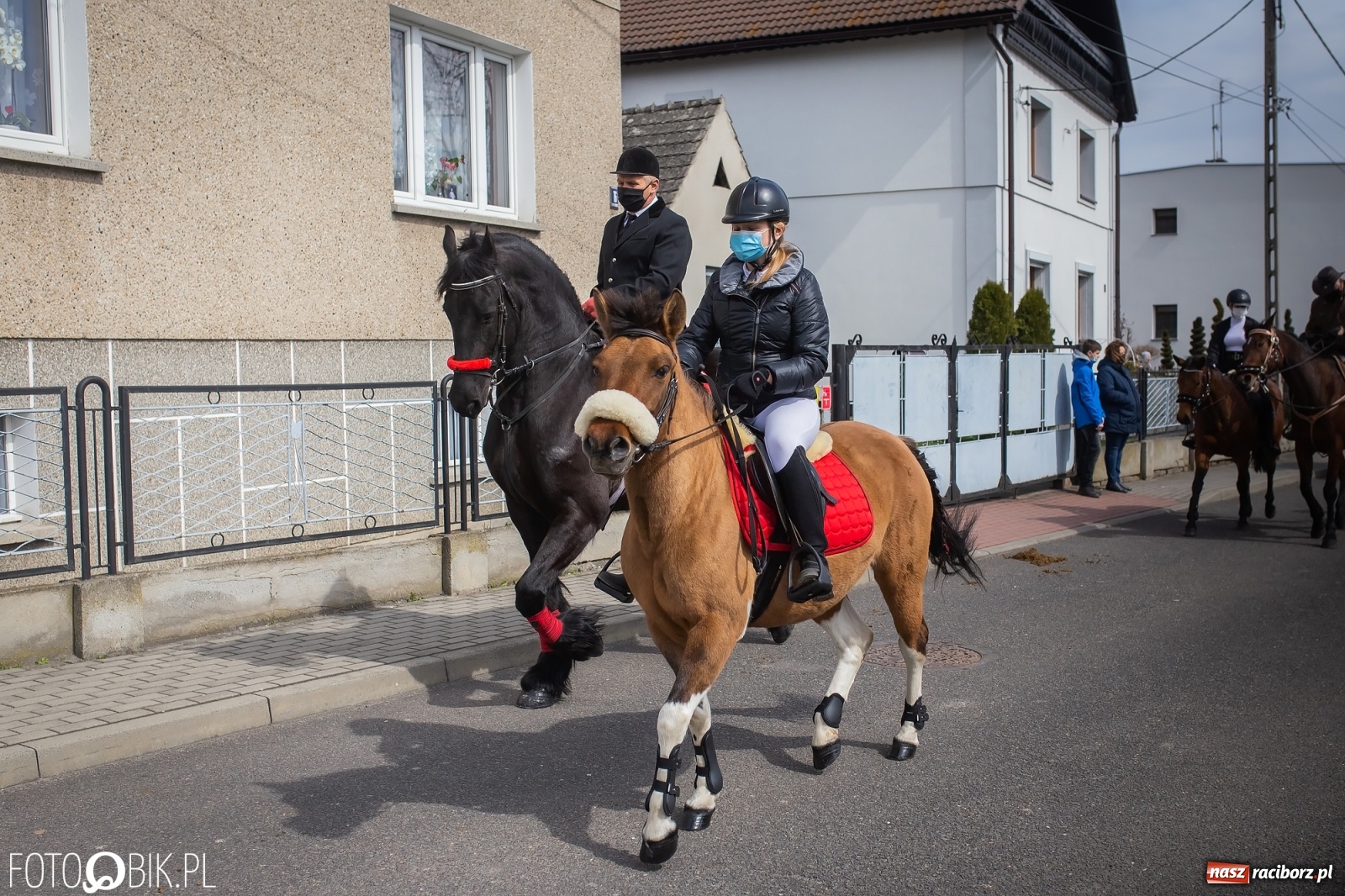 Zdjęcie w galerii na portalu naszraciborz.pl: Sudół nie zaniechał tradycji. Ruszyła procesja konna [FOTO i WIDEO] wiadomości z regionu