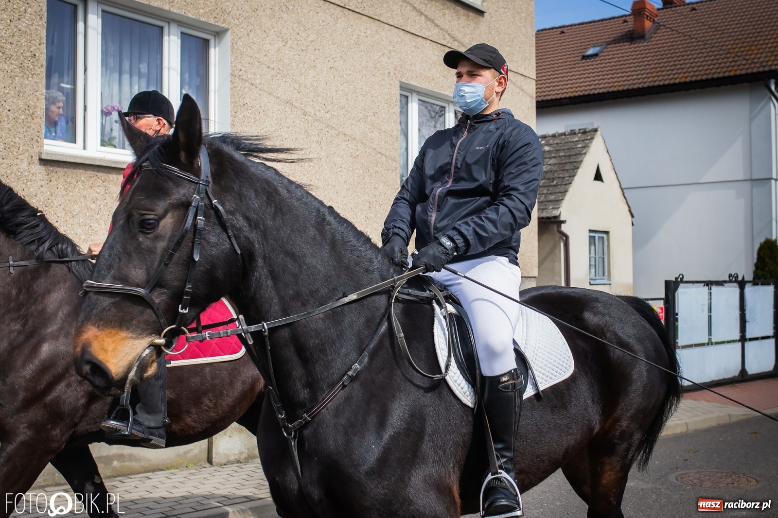 Zdjęcie w galerii na portalu naszraciborz.pl: Sudół nie zaniechał tradycji. Ruszyła procesja konna [FOTO i WIDEO] wiadomości z regionu