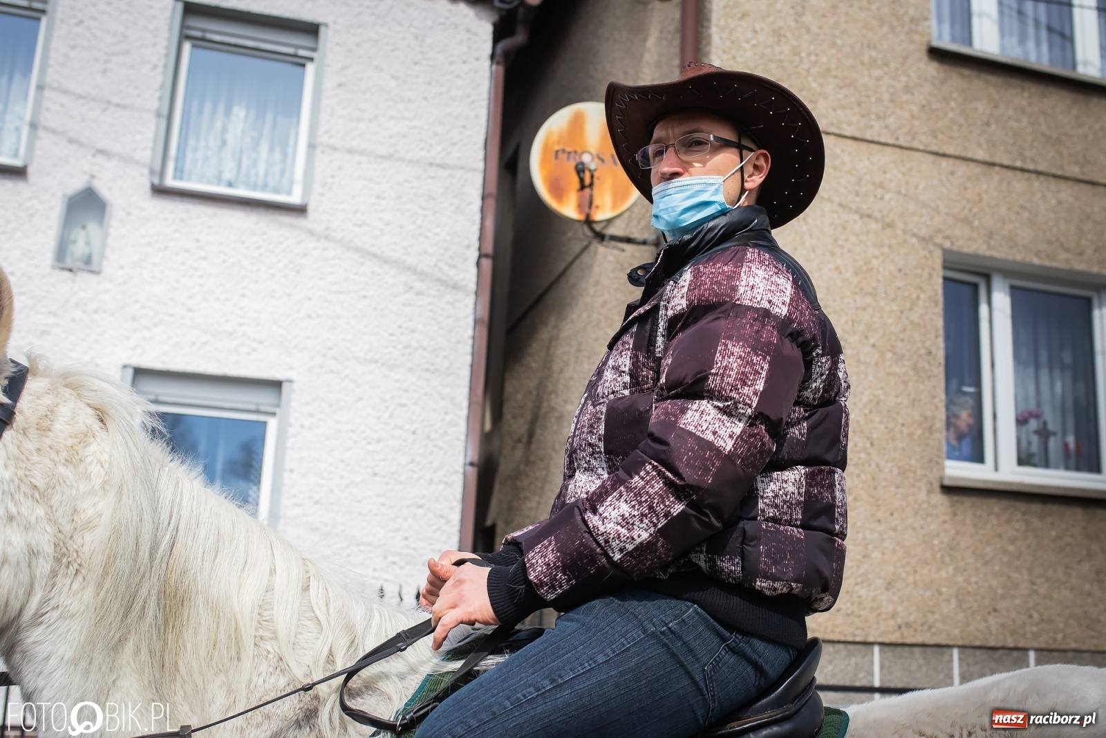 Zdjęcie w galerii na portalu naszraciborz.pl: Sudół nie zaniechał tradycji. Ruszyła procesja konna [FOTO i WIDEO] wiadomości z regionu