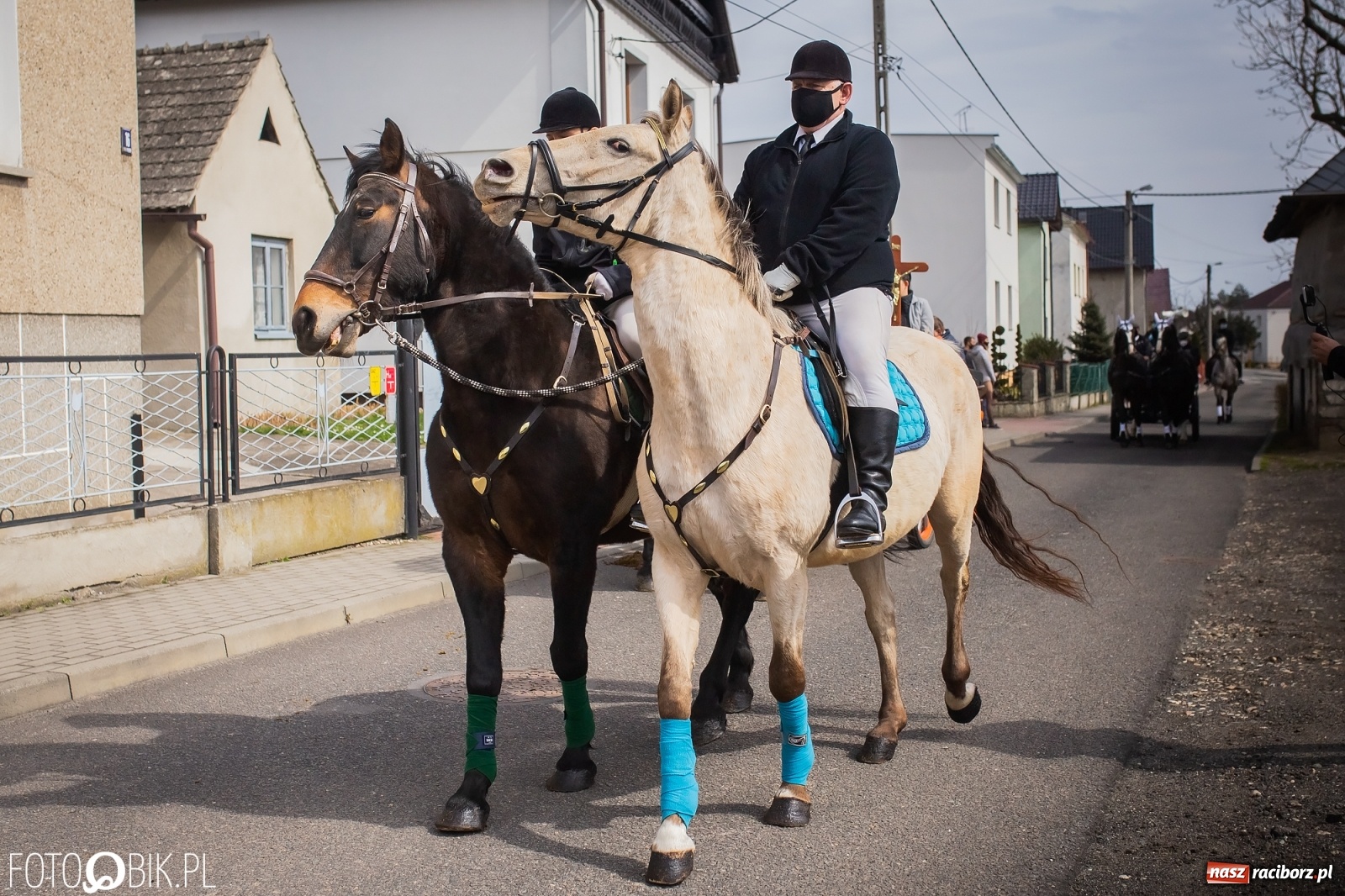 Zdjęcie w galerii na portalu naszraciborz.pl: Sudół nie zaniechał tradycji. Ruszyła procesja konna [FOTO i WIDEO] wiadomości z regionu