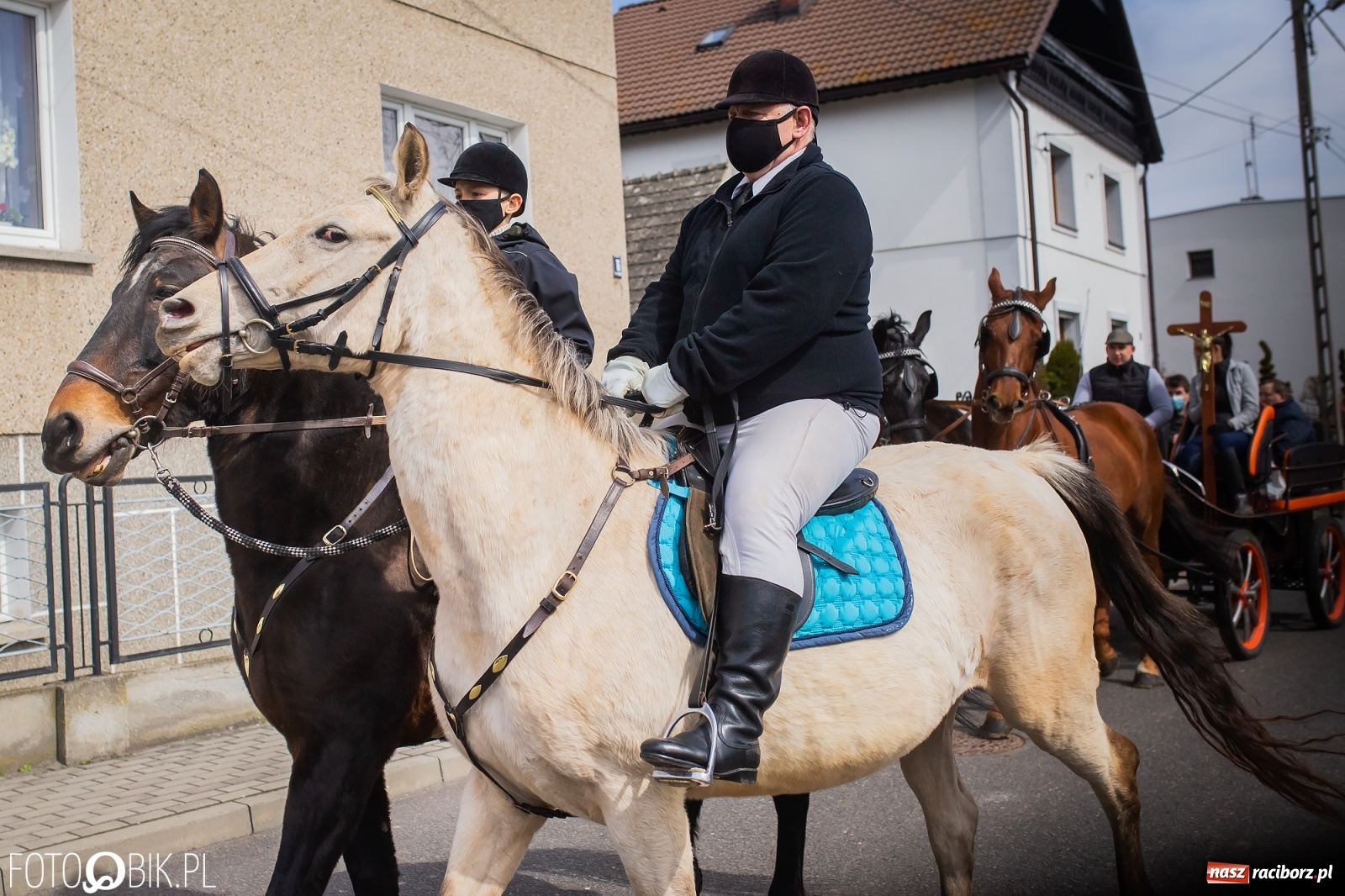 Zdjęcie w galerii na portalu naszraciborz.pl: Sudół nie zaniechał tradycji. Ruszyła procesja konna [FOTO i WIDEO] wiadomości z regionu