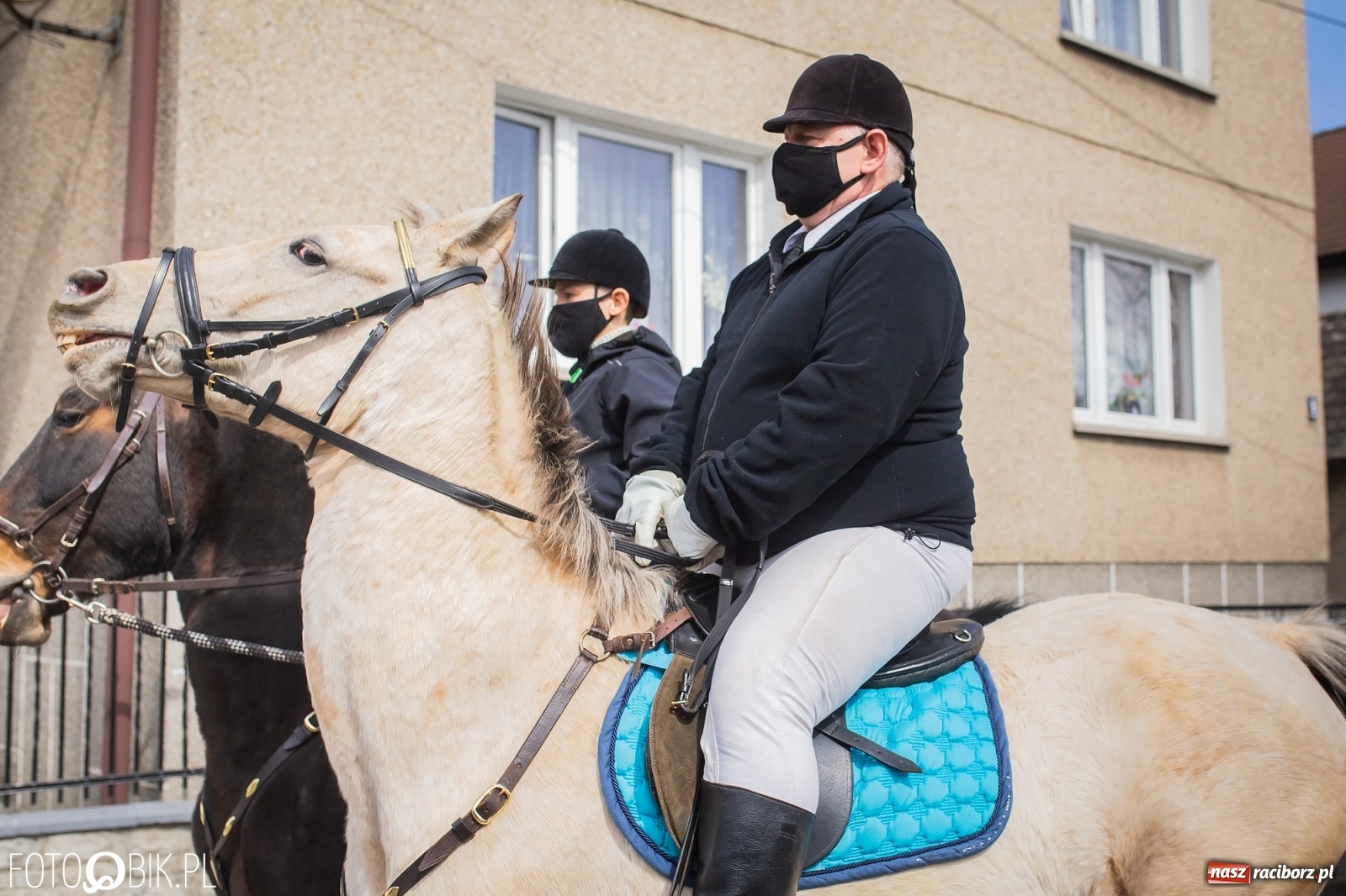 Zdjęcie w galerii na portalu naszraciborz.pl: Sudół nie zaniechał tradycji. Ruszyła procesja konna [FOTO i WIDEO] wiadomości z regionu