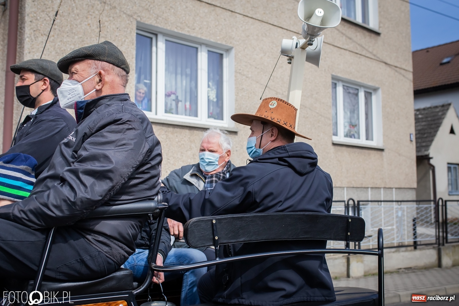 Zdjęcie w galerii na portalu naszraciborz.pl: Sudół nie zaniechał tradycji. Ruszyła procesja konna [FOTO i WIDEO] wiadomości z regionu