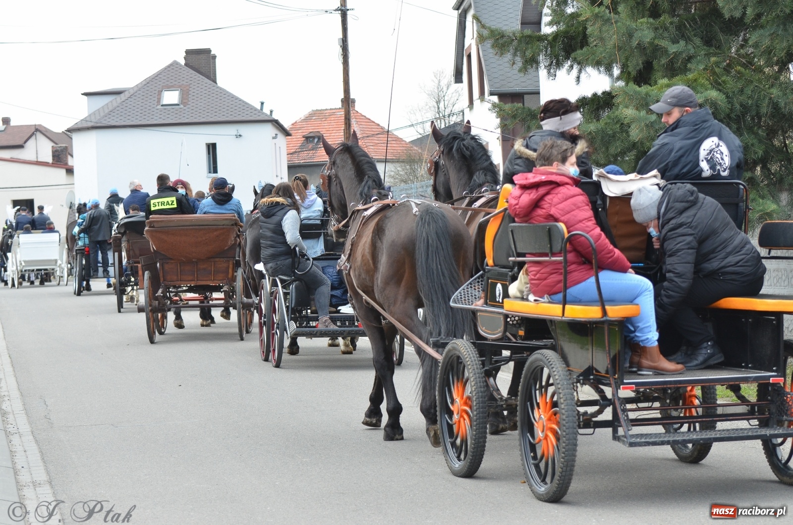 Zdjęcie w galerii na portalu naszraciborz.pl: Wielkanocne procesje konne w obiektywie [FOTO] wiadomości z regionu