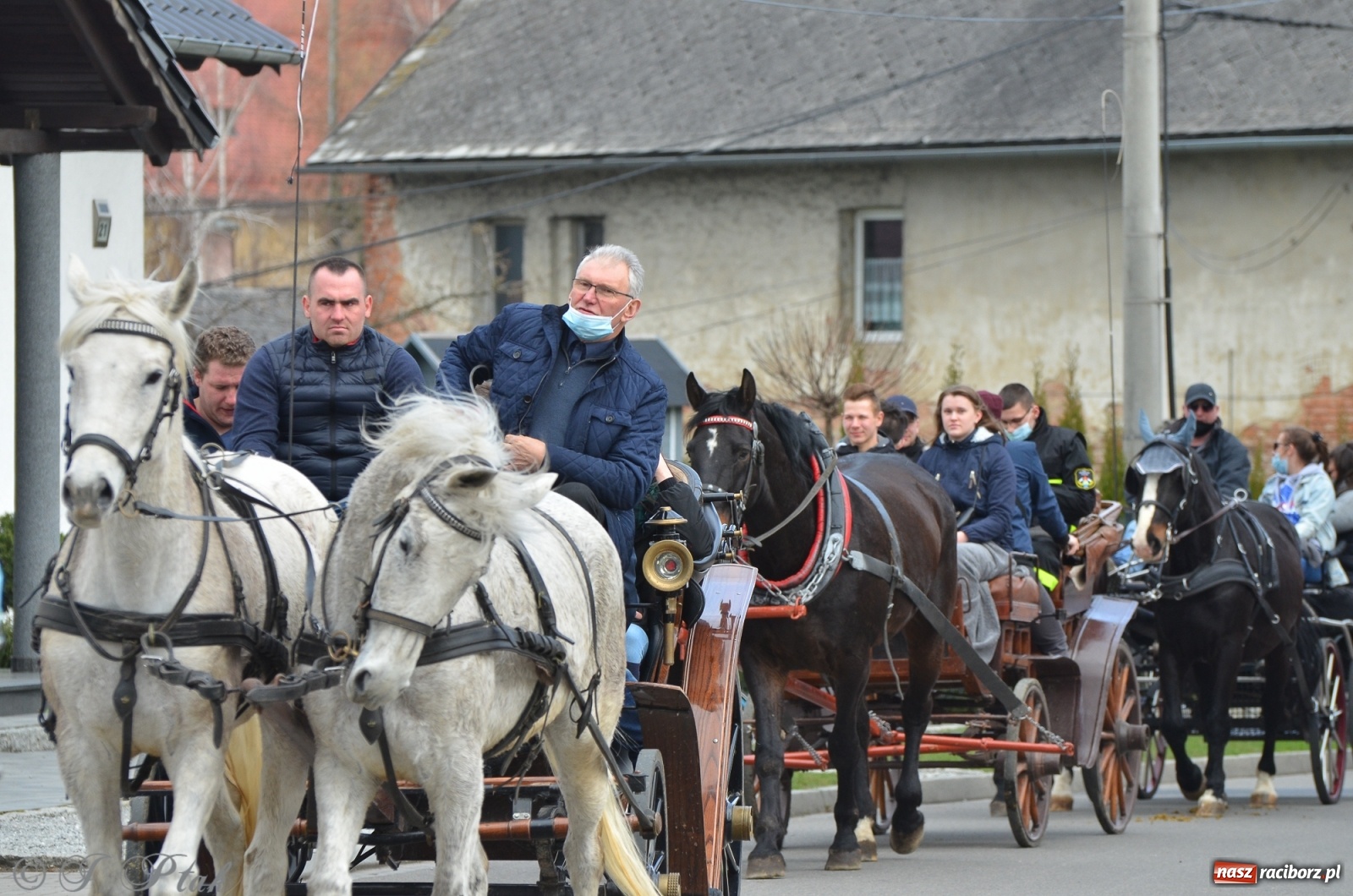Zdjęcie w galerii na portalu naszraciborz.pl: Wielkanocne procesje konne w obiektywie [FOTO] wiadomości z regionu