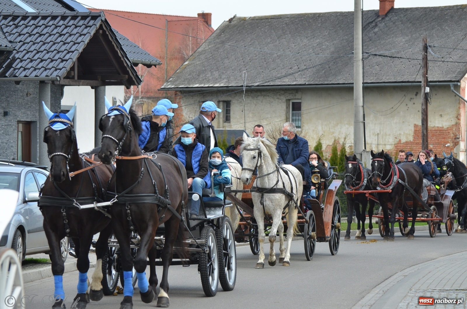 Zdjęcie w galerii na portalu naszraciborz.pl: Wielkanocne procesje konne w obiektywie [FOTO] wiadomości z regionu